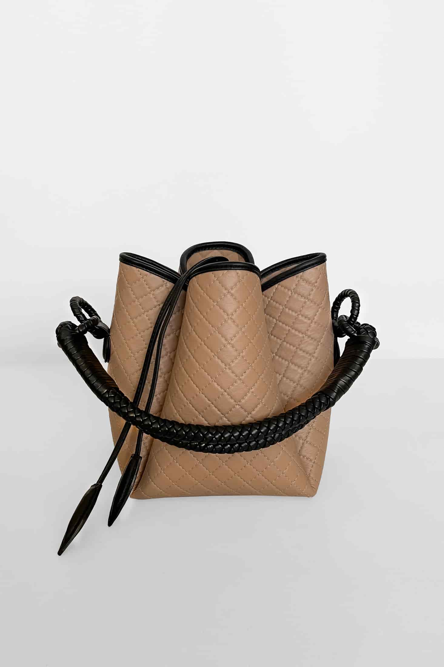 Tulip Bucket Bag, Cappuccino & Black - miniatura 1