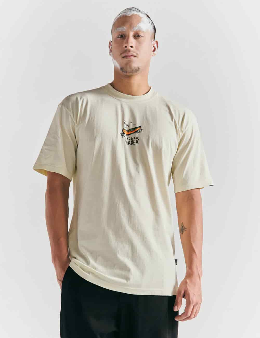 Camiseta Oversize Baja la marea  amarillo pastel Hombre - miniatura 3