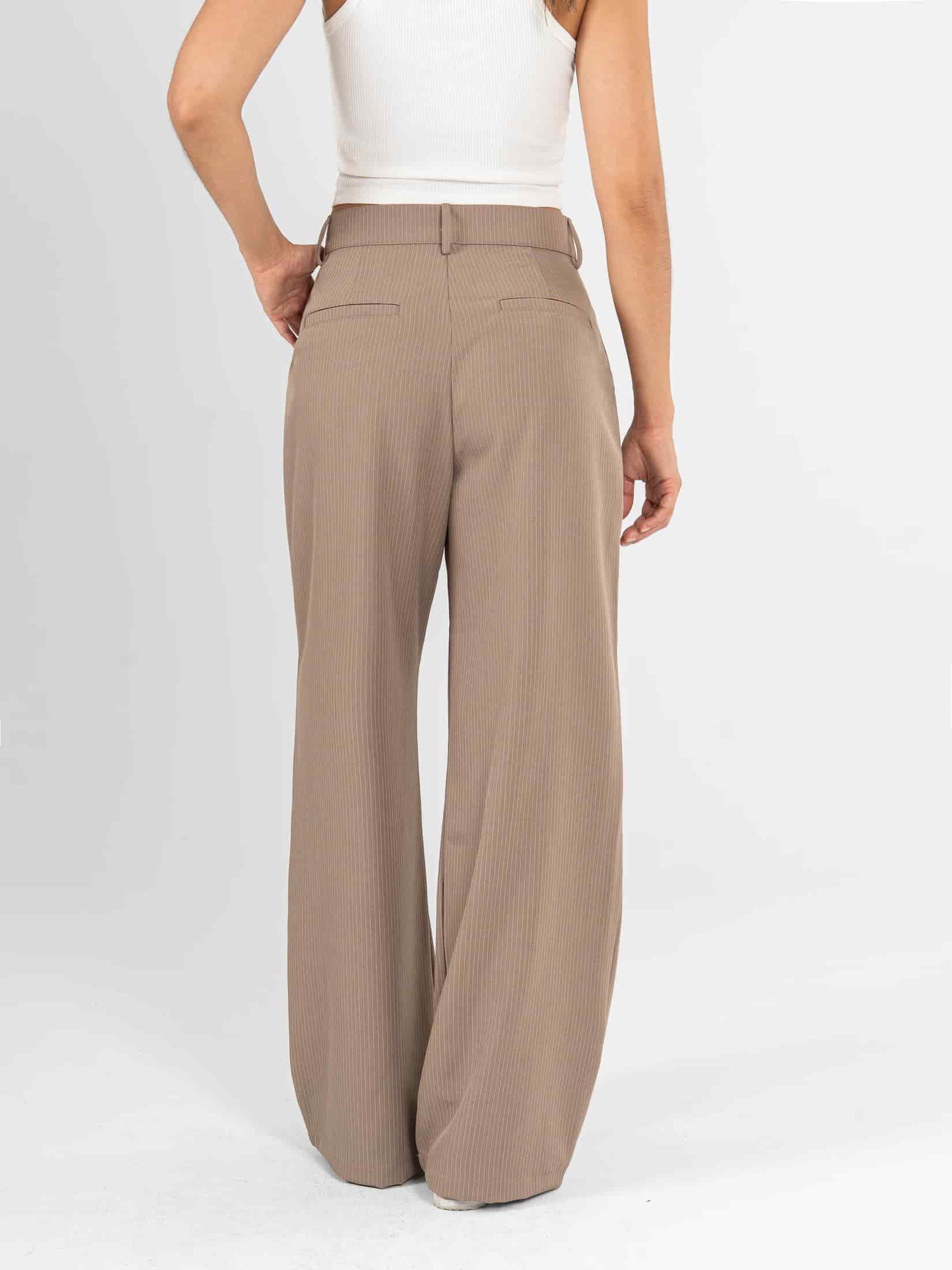 Ref: 0620537 Pantalón mom flare, tejido plano liviano, stretch, rayas, tono cafe - miniatura 2