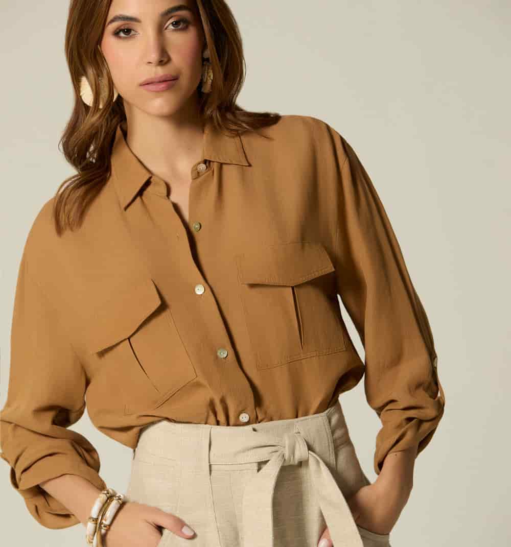 Blusa manga larga  con bolsillo - miniatura 1