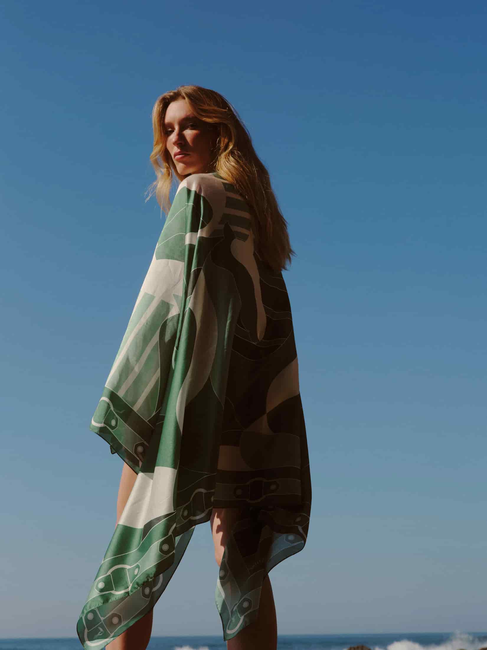 De La Falaise Cotton Silk Sarong / Green Horses - miniatura 5