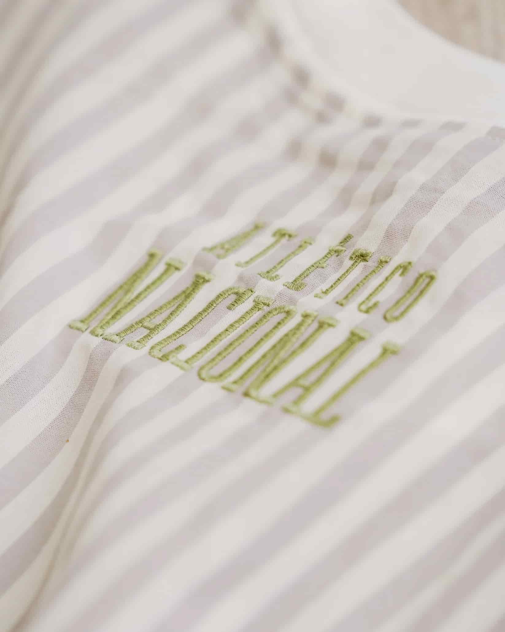 CAMISA BLANCA  RAYAS MUJER  NIKE - miniatura 14