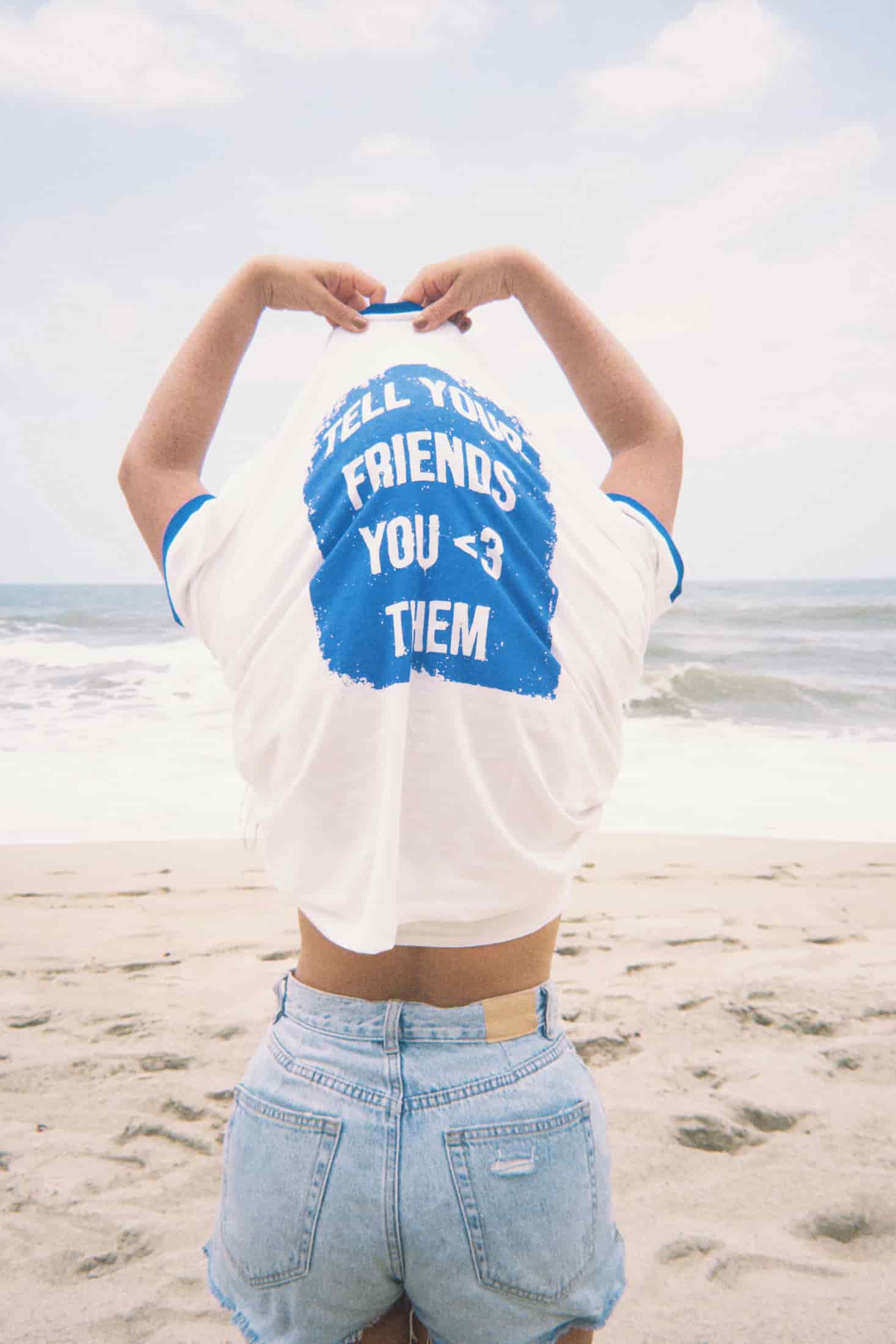 Camiseta "Tell your friends you <3 them" - miniatura 10