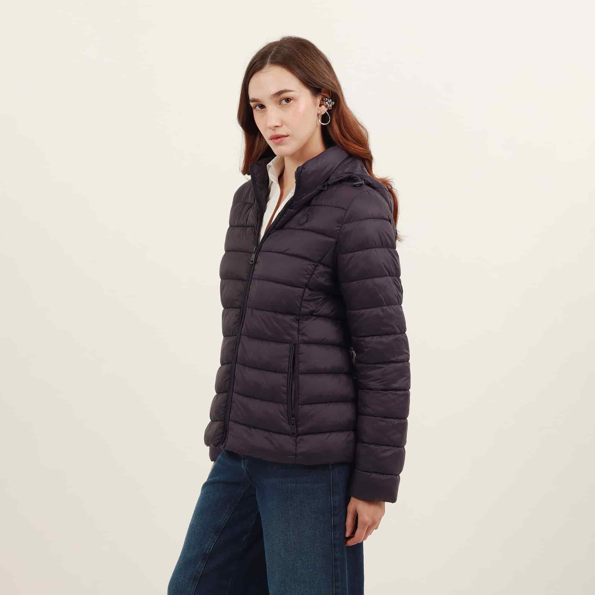 Chaqueta acolchada básica con capucha - miniatura 4