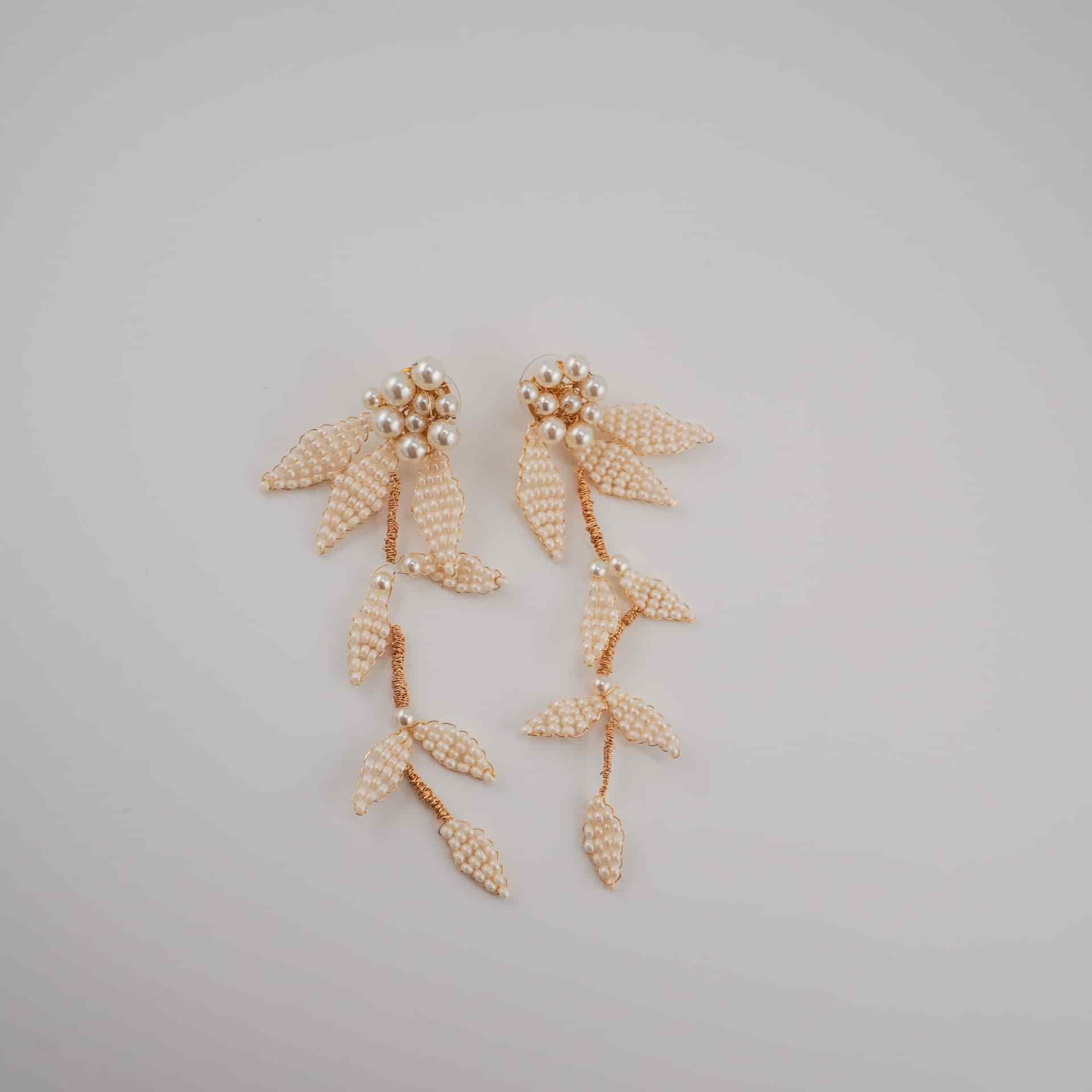 Ever After Petals & Pearls dangle earrings - miniatura 1