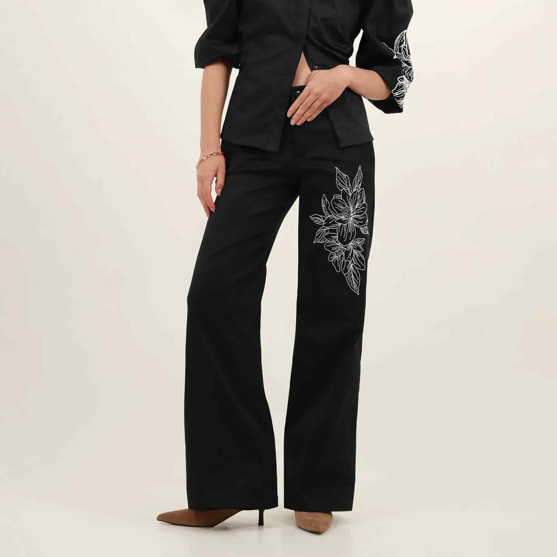 Pantalón palazzo bota flare con bordado flor - miniatura 3