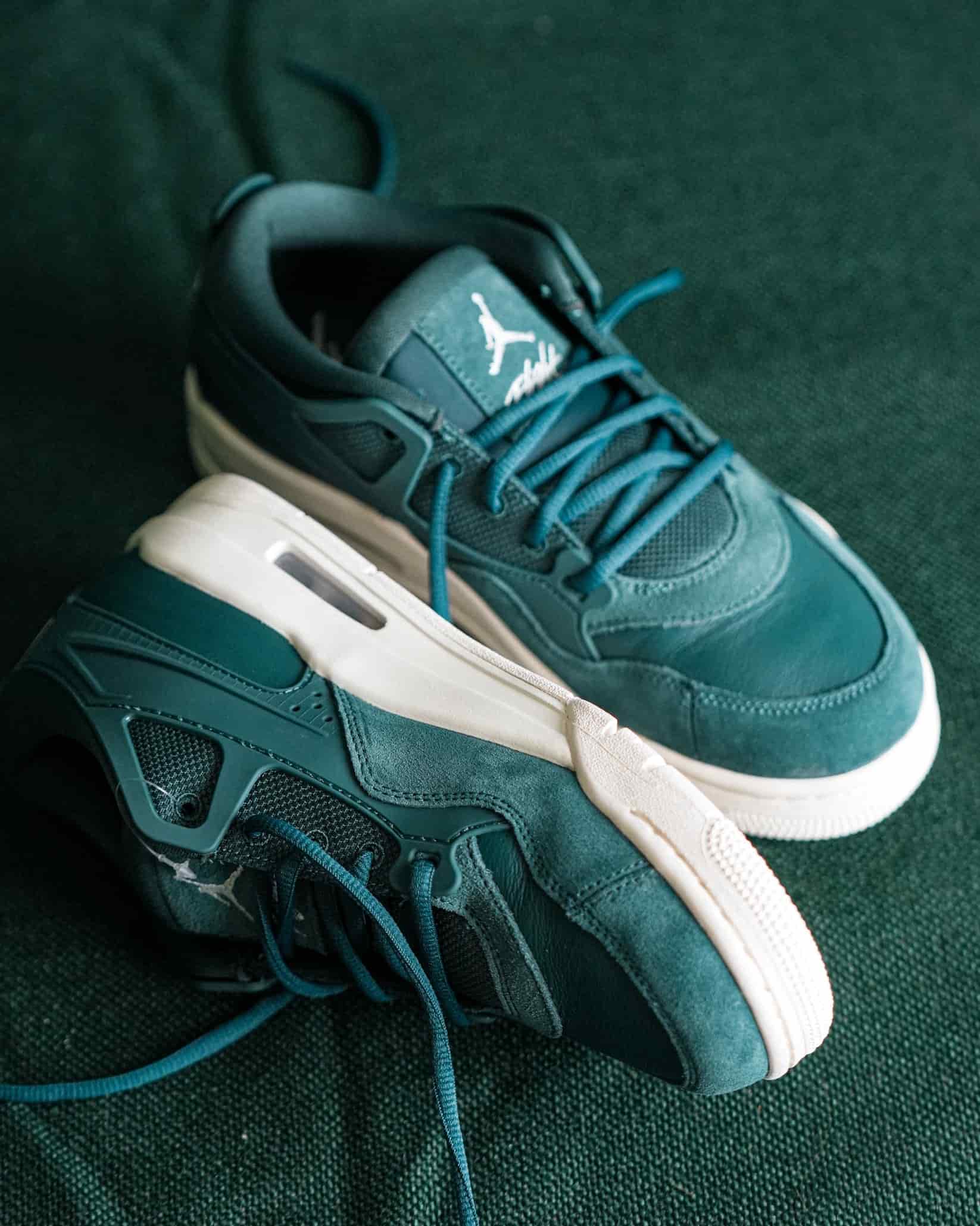 TENIS MUJER AIR JORDAN 4 VERDE OSCURO - miniatura 3