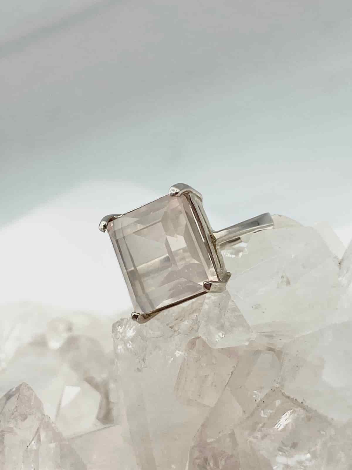 Anillo Cuarzo Rosa Cuadrado mediano - miniatura 1