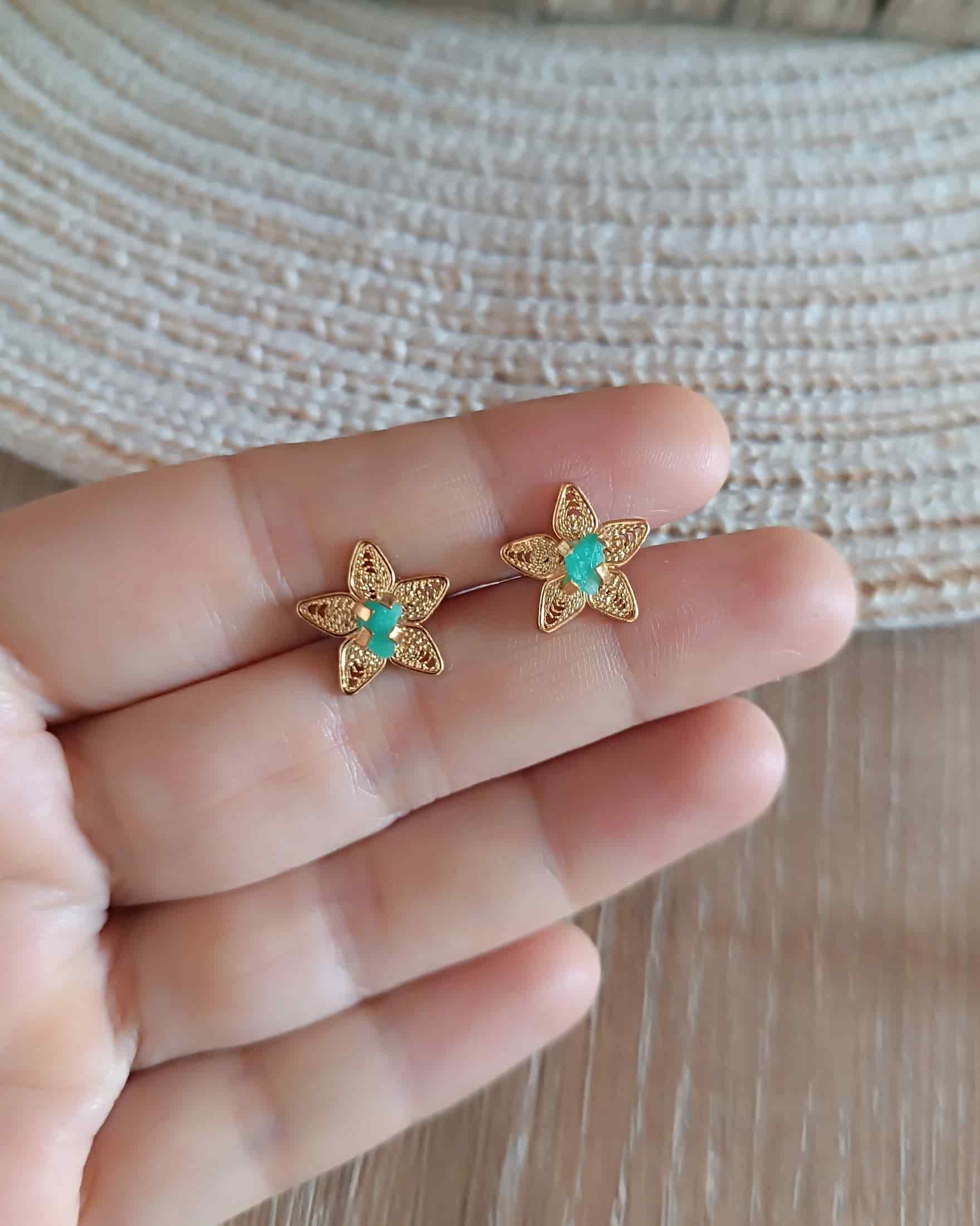 Aretes mini filigrana  y esmeralda estrellita - miniatura 4