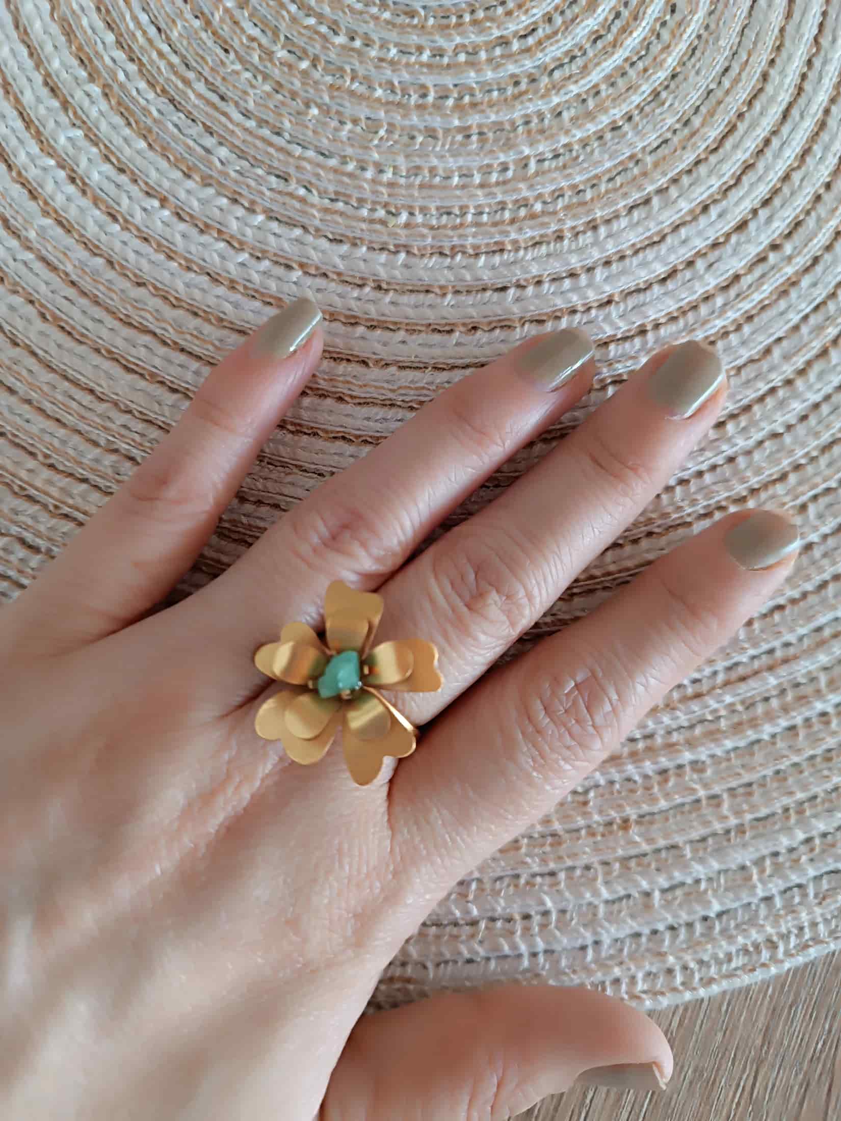 Anillo flor Esperanza con esmeralda en bruto - miniatura 2