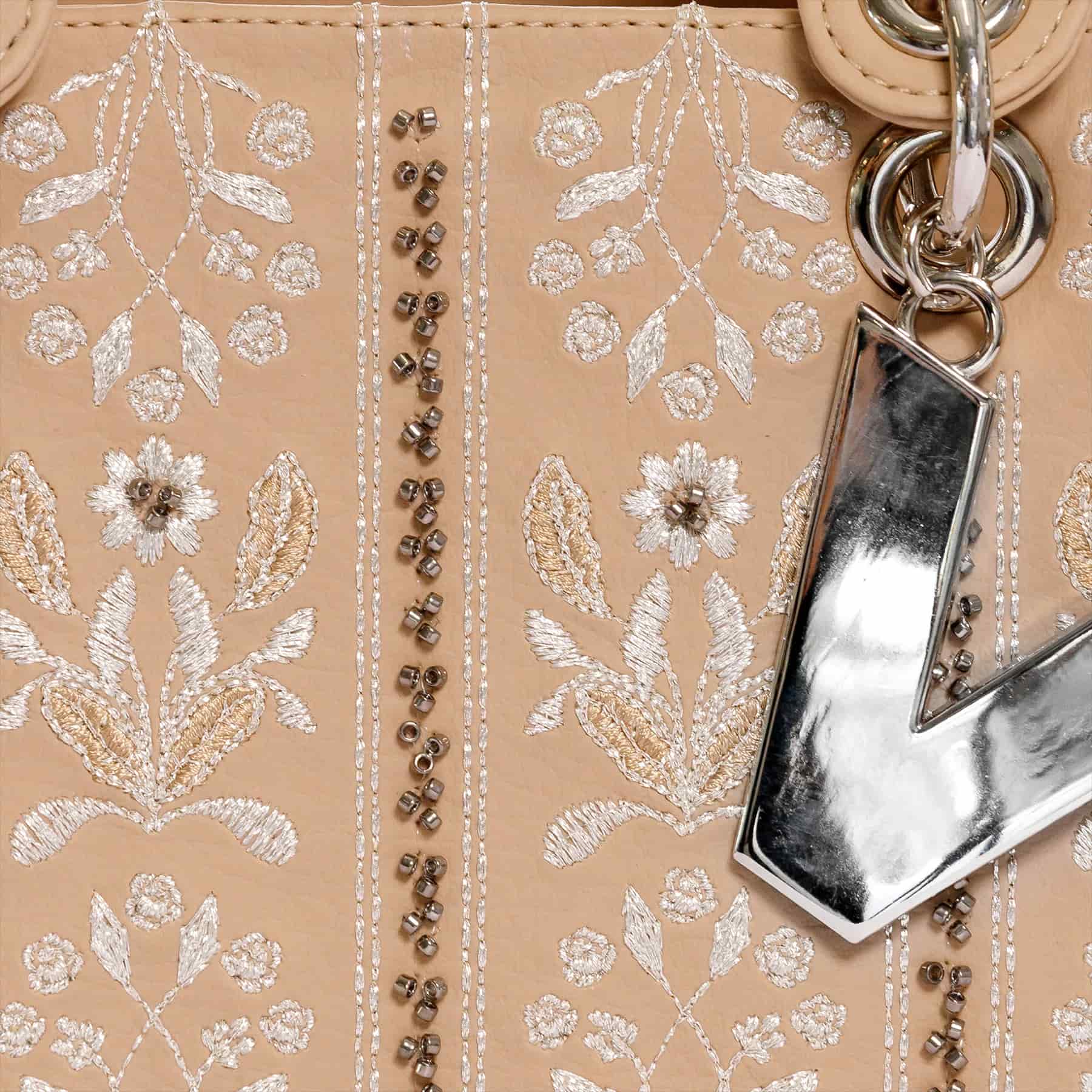 Cartera Para Mujer Mini España Beige Con Cargadera En Cadena - miniatura 5
