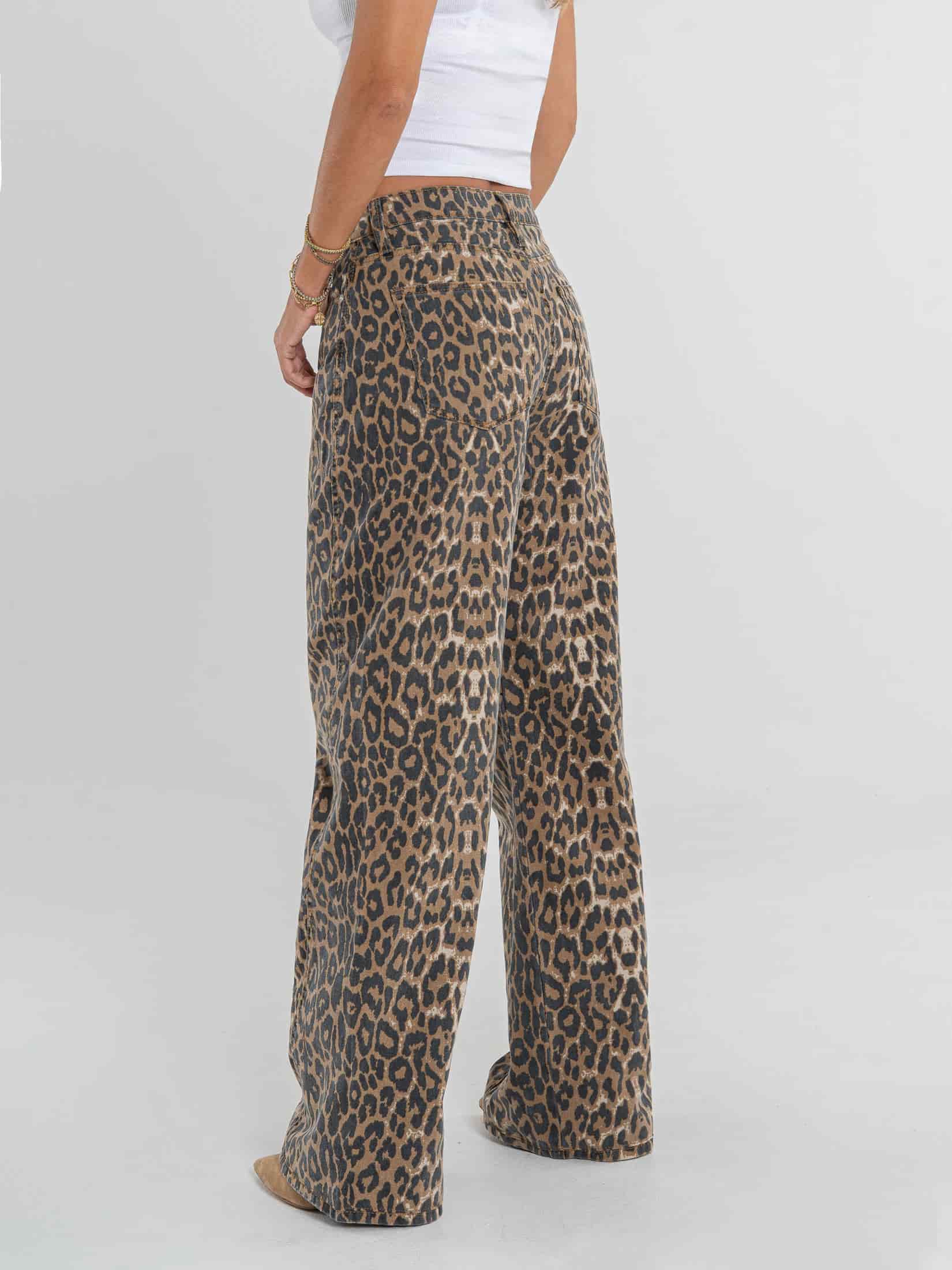 Ref: 0620197 Pantalón wide leg, rígido, tiro alto, corte en costado, estampado animal print. - miniatura 2