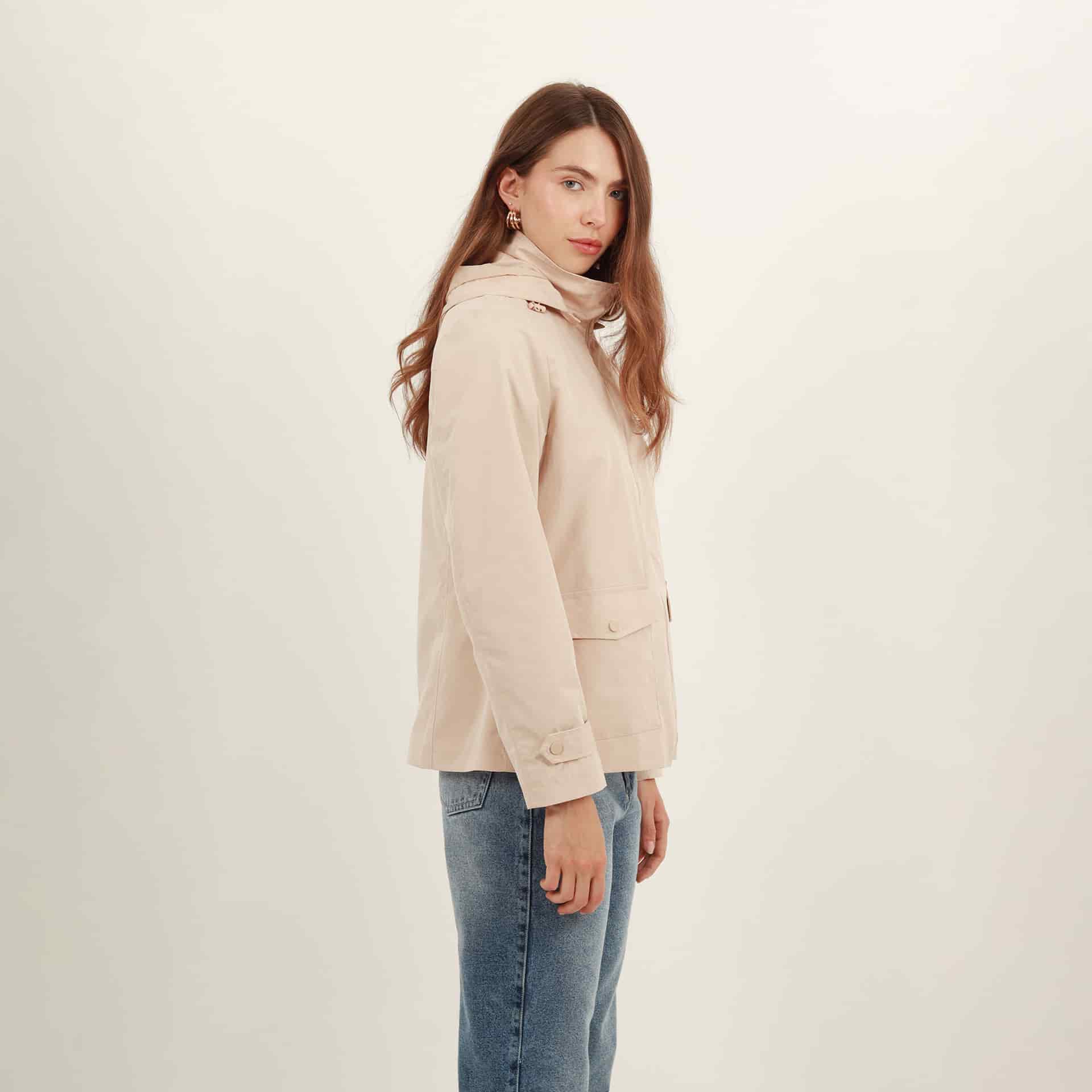 Chaqueta Ligera De Diseño Minimalista - miniatura 3