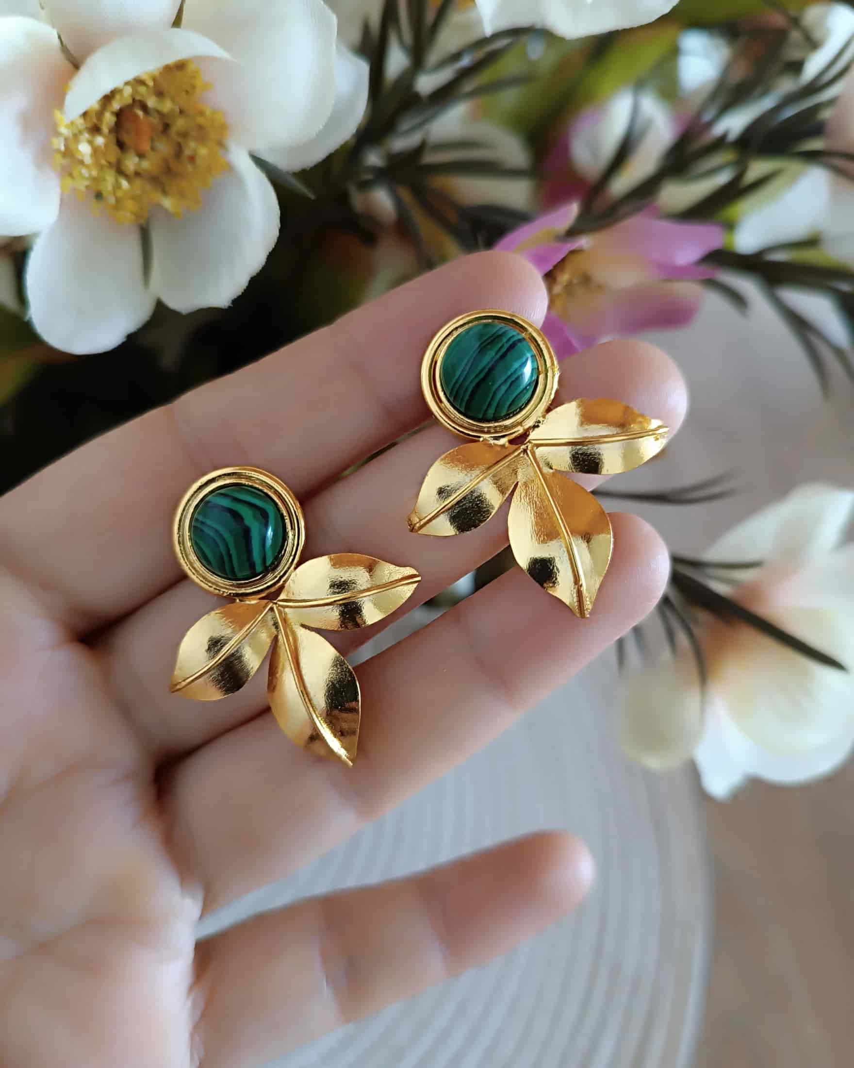 Aretes topos tres pétalos Andi piedra Malaquita - miniatura 3