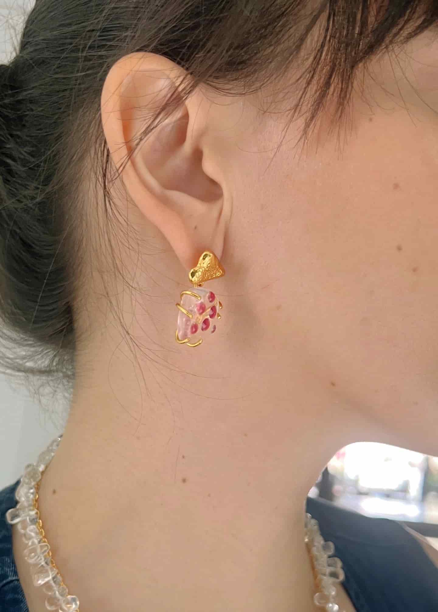 Aretes mini cuarzo pétalos Berry - miniatura 3