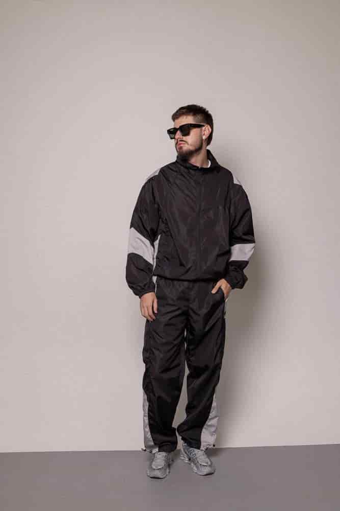 SET CHAQUETA Y SUDADERA ANTIFLUIDO-NEGRO - miniatura 1