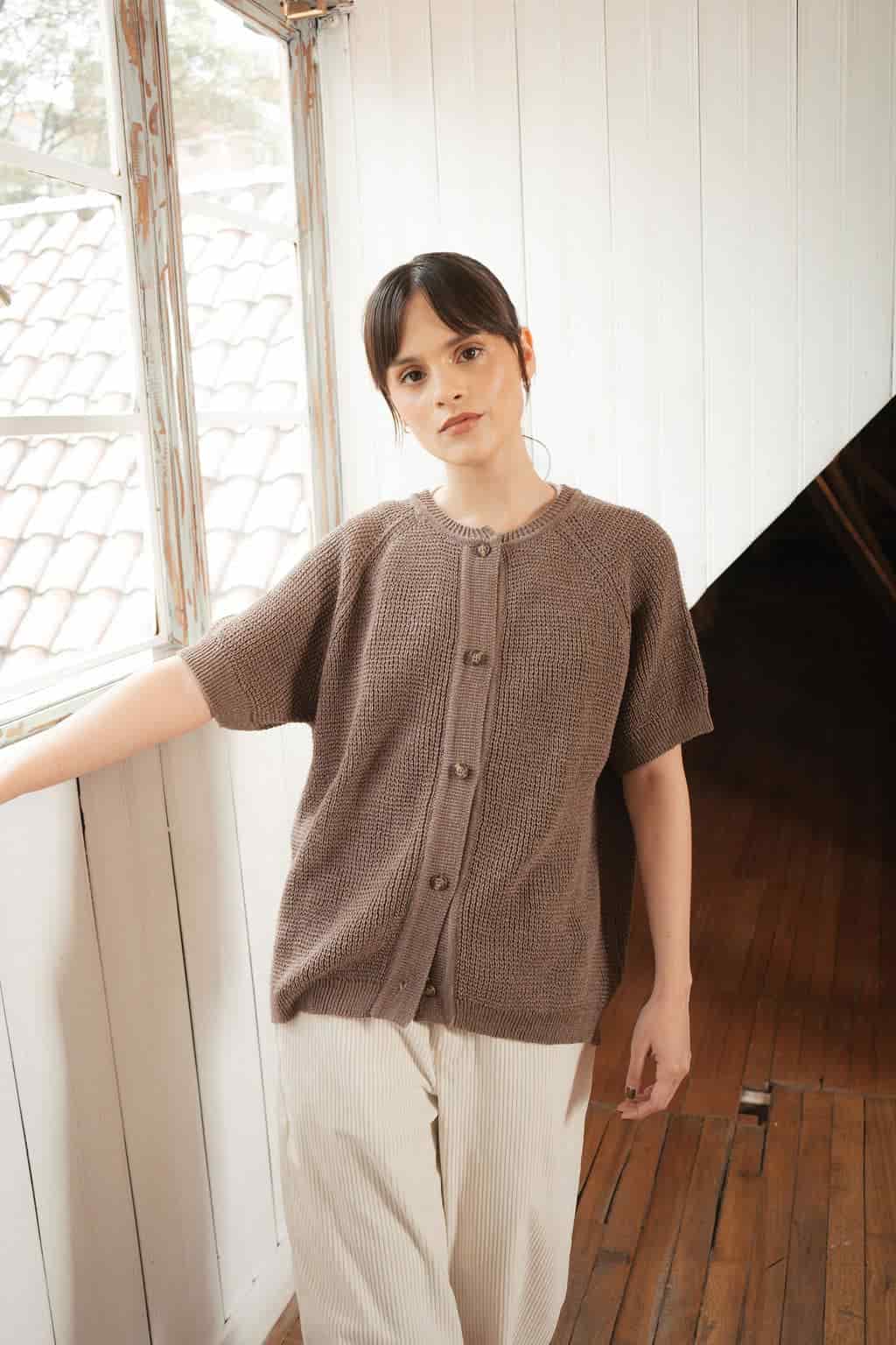 Saco manga corta cardigan perlado café - miniatura 6