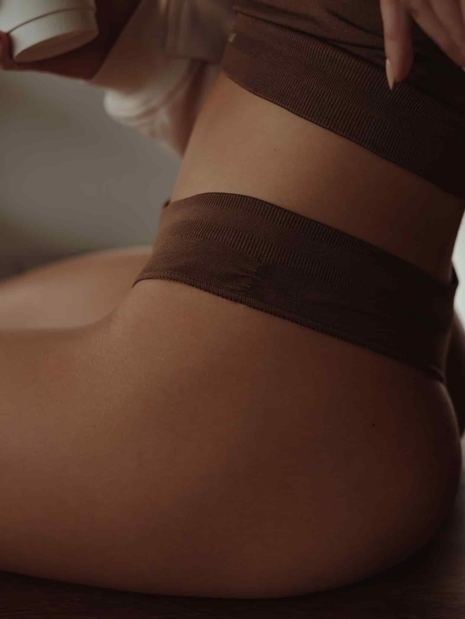 STRETCHY SEAMLESS THONG - SEPIA - miniatura 8