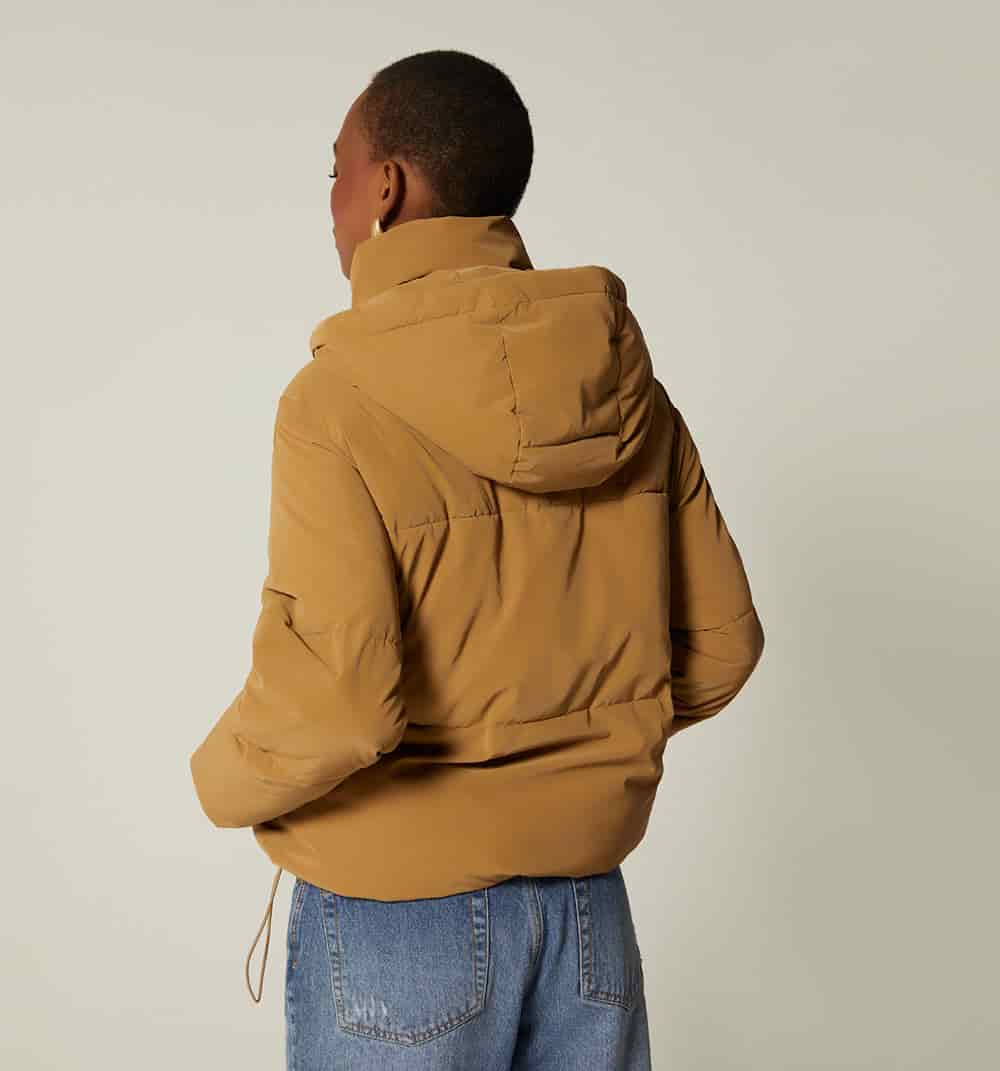 Chaqueta acolchada con capucha - miniatura 14