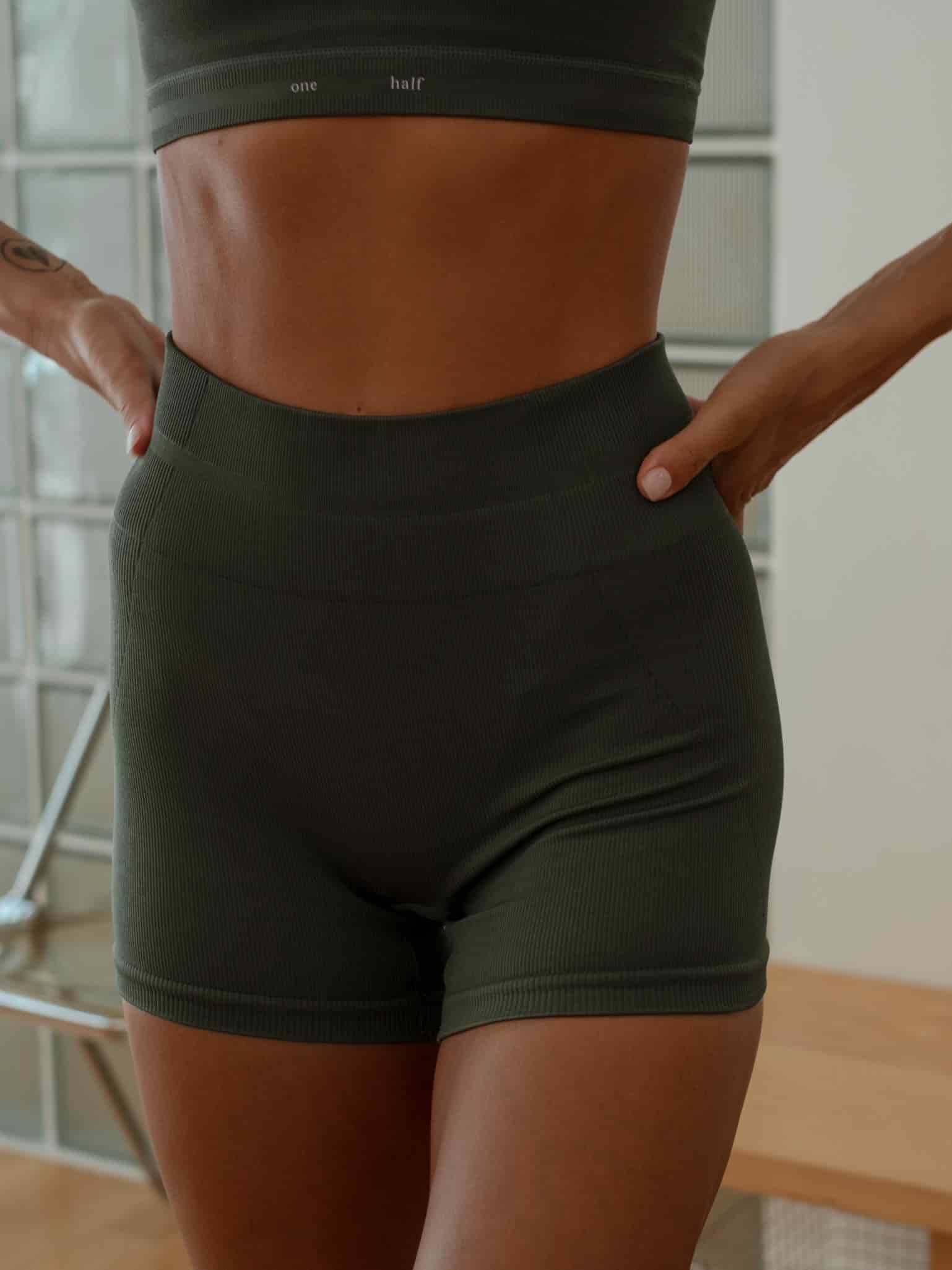 FORM SEAMLESS MINI SHORT - PESTO - miniatura 1