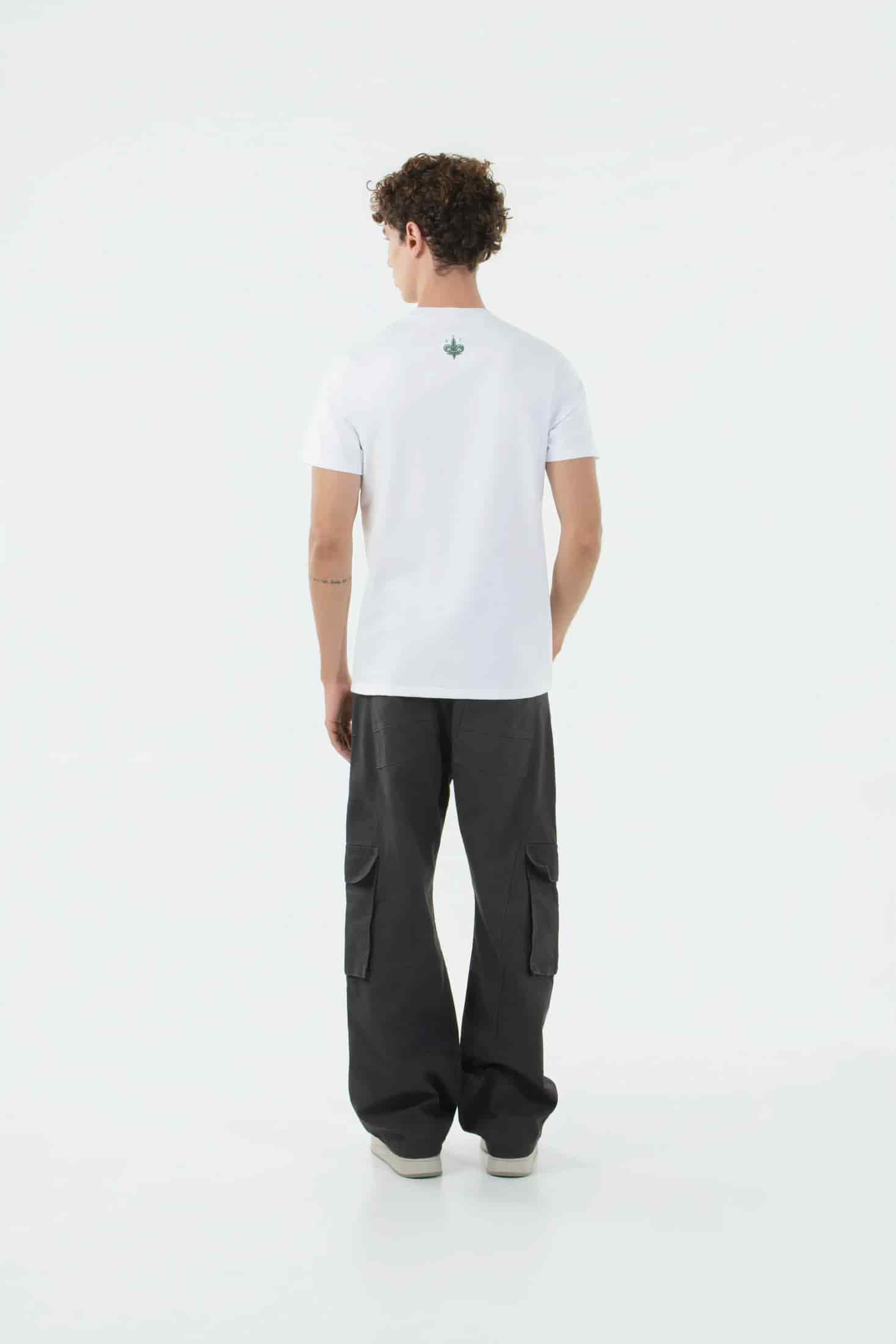 CAMISETA ESPECIAL ESTAMPADO LOCALIZADO COLOR BLANCO - miniatura 6