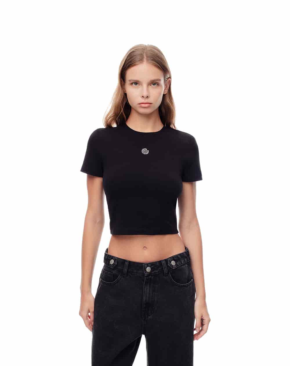 Camiseta crop slim algodón negra bordado mujer - miniatura 3