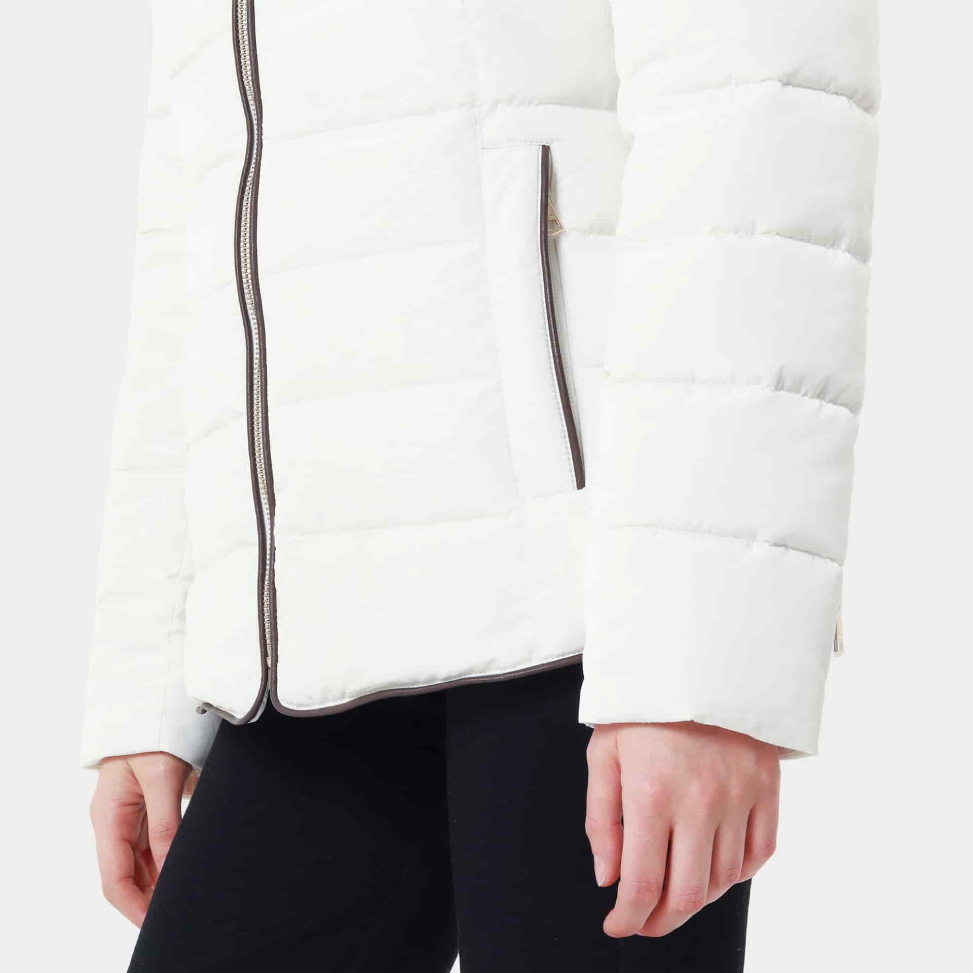 Chaqueta acolchada cuello alto con capucha interna - miniatura 17