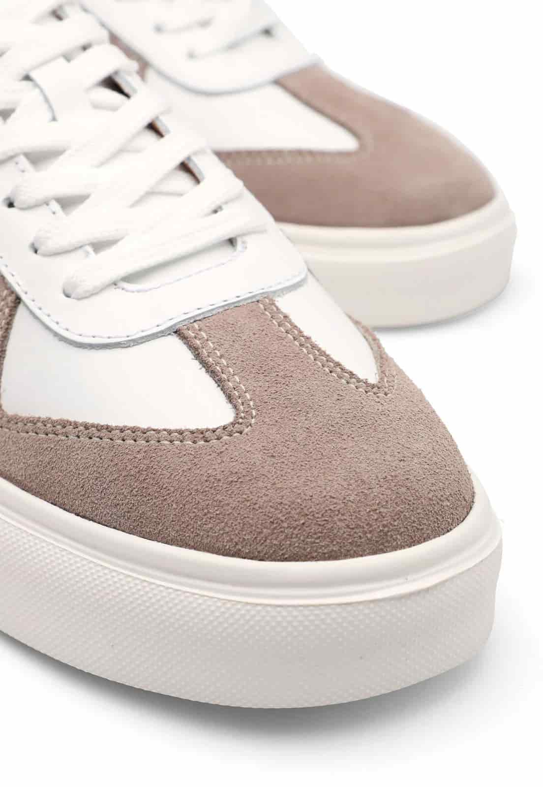 Tenis blancos con detalle en gamusa camel y talon verde - miniatura 9