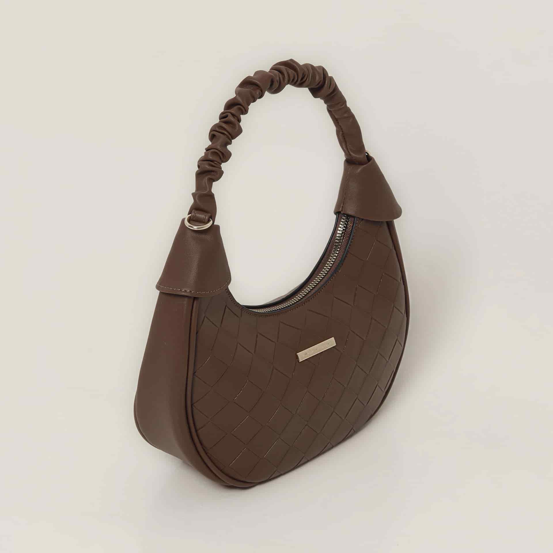 Bolso de hombro con textura - miniatura 1