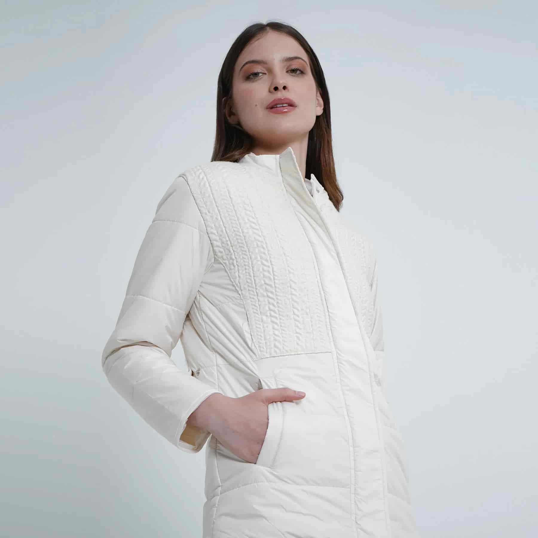 Chaqueta acolchada cuello alto con tejido - miniatura 5