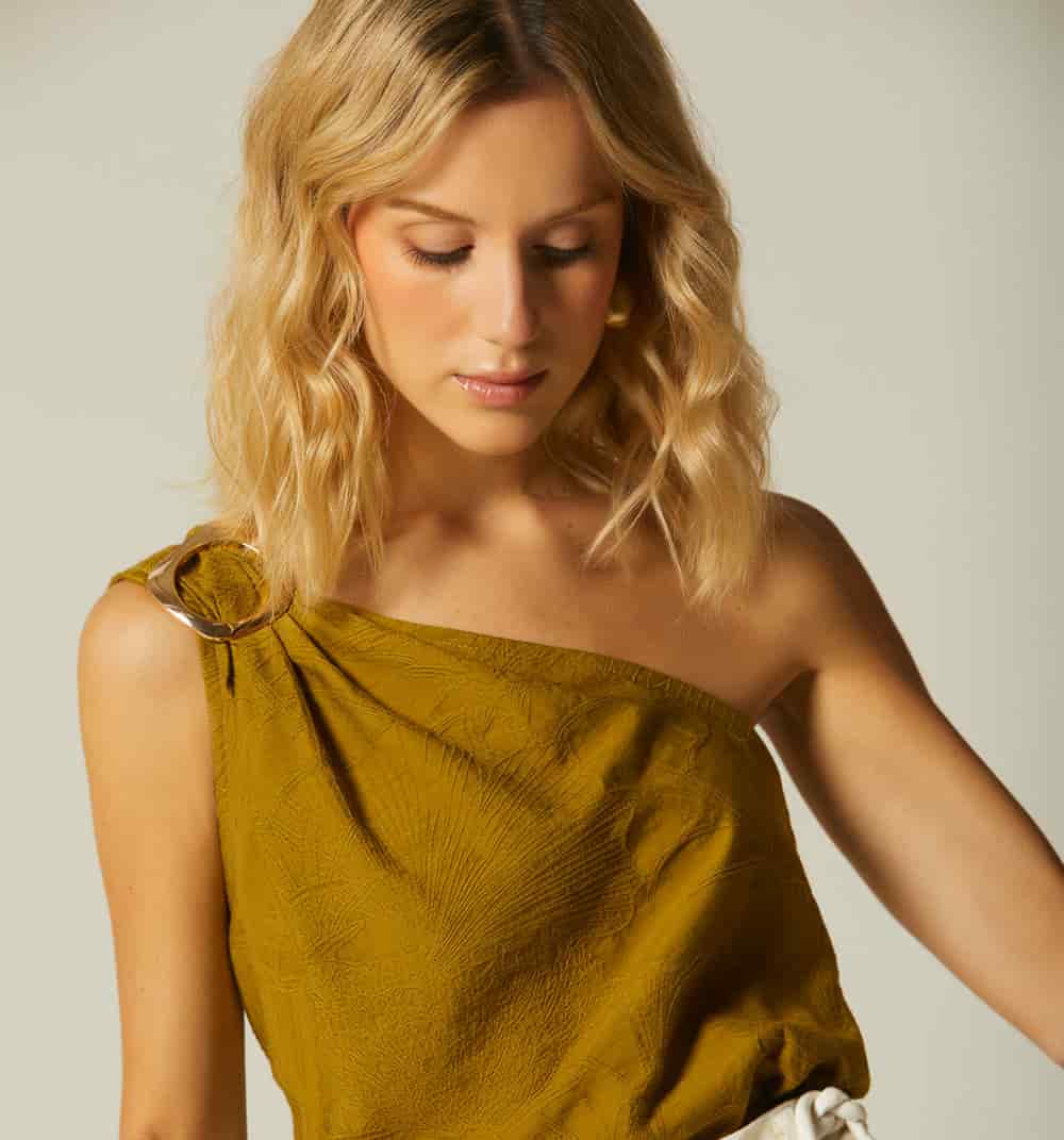 Blusa solo hombro con insumo - miniatura 3