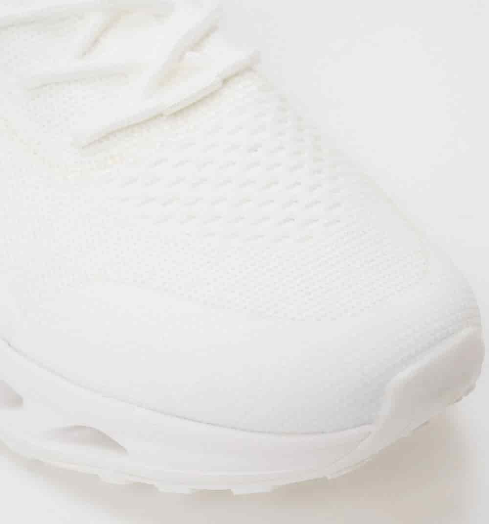Tenis deportivo con capellada brillante - miniatura 3
