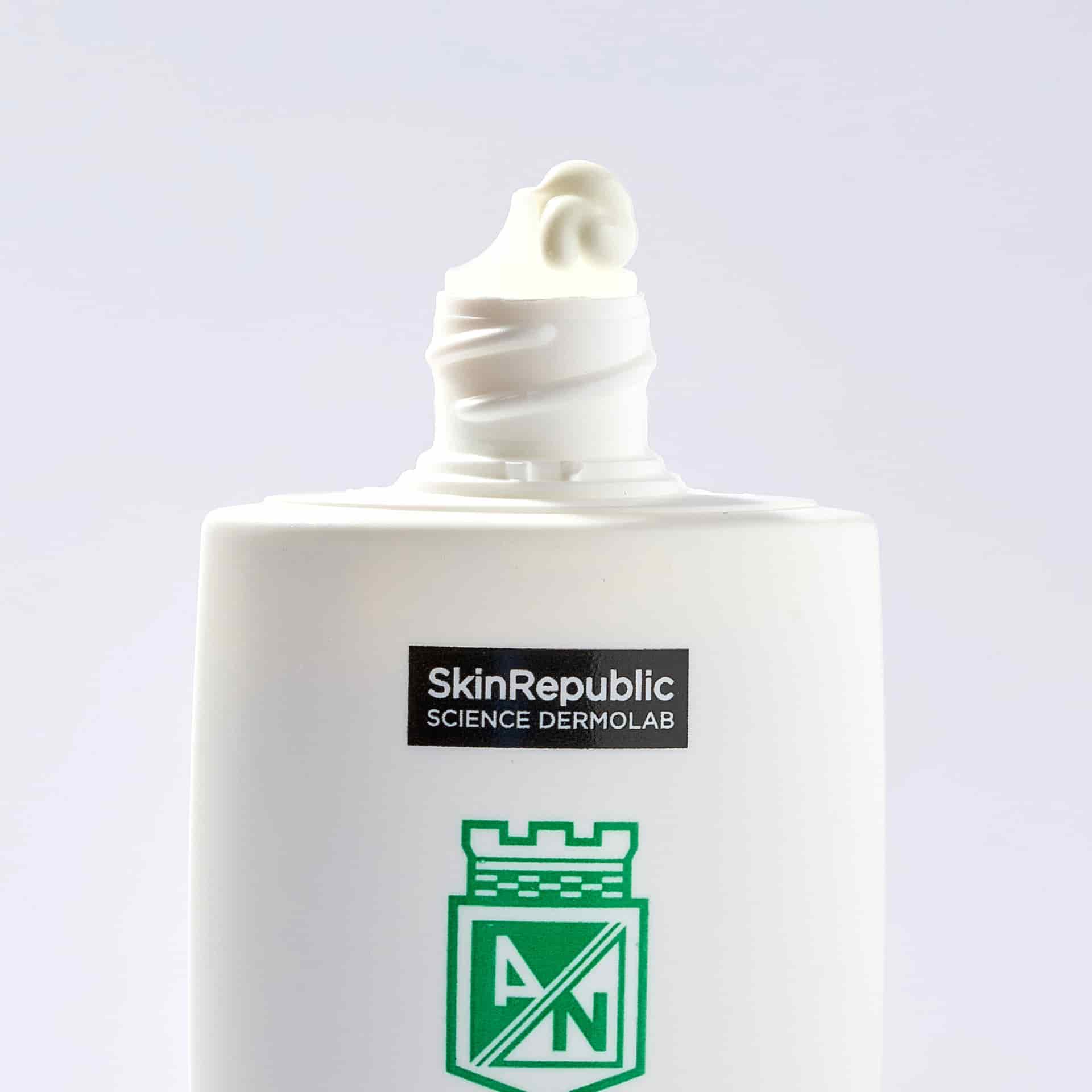 PROTECTOR SOLAR ATLETICO NACIONAL - miniatura 2