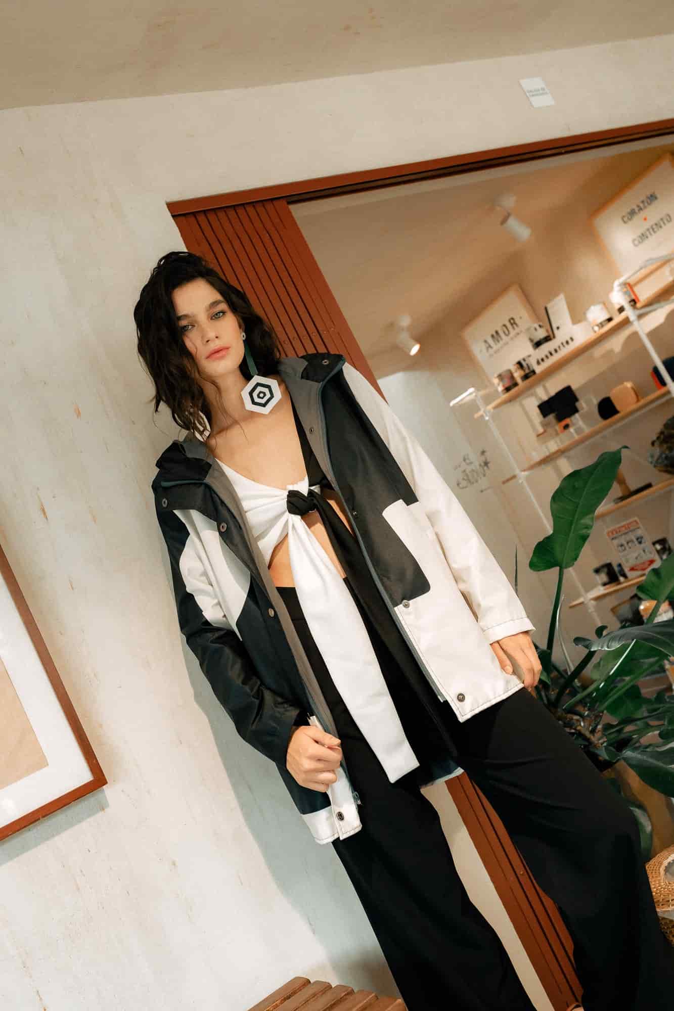 RAINCOAT NOCHE (PRE-ORDER) - miniatura 2