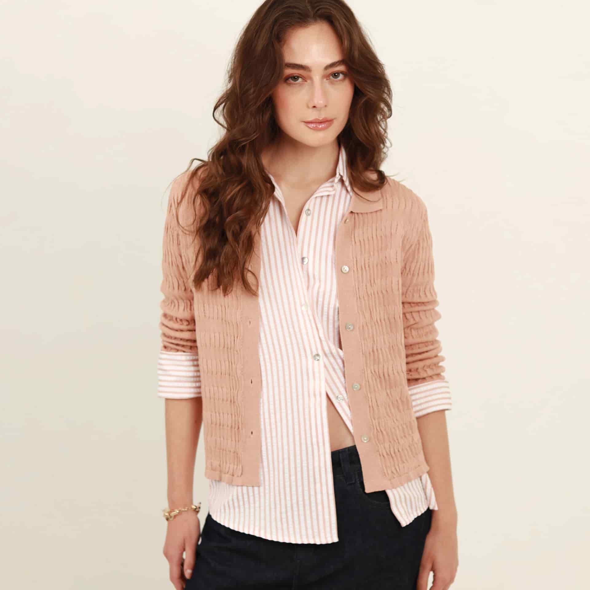 Sweater cárdigan corto cuello camisero con textura - miniatura 8
