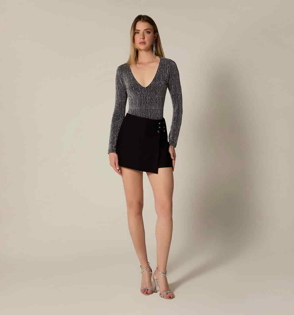 Falda short con cruce de tiras - miniatura 1