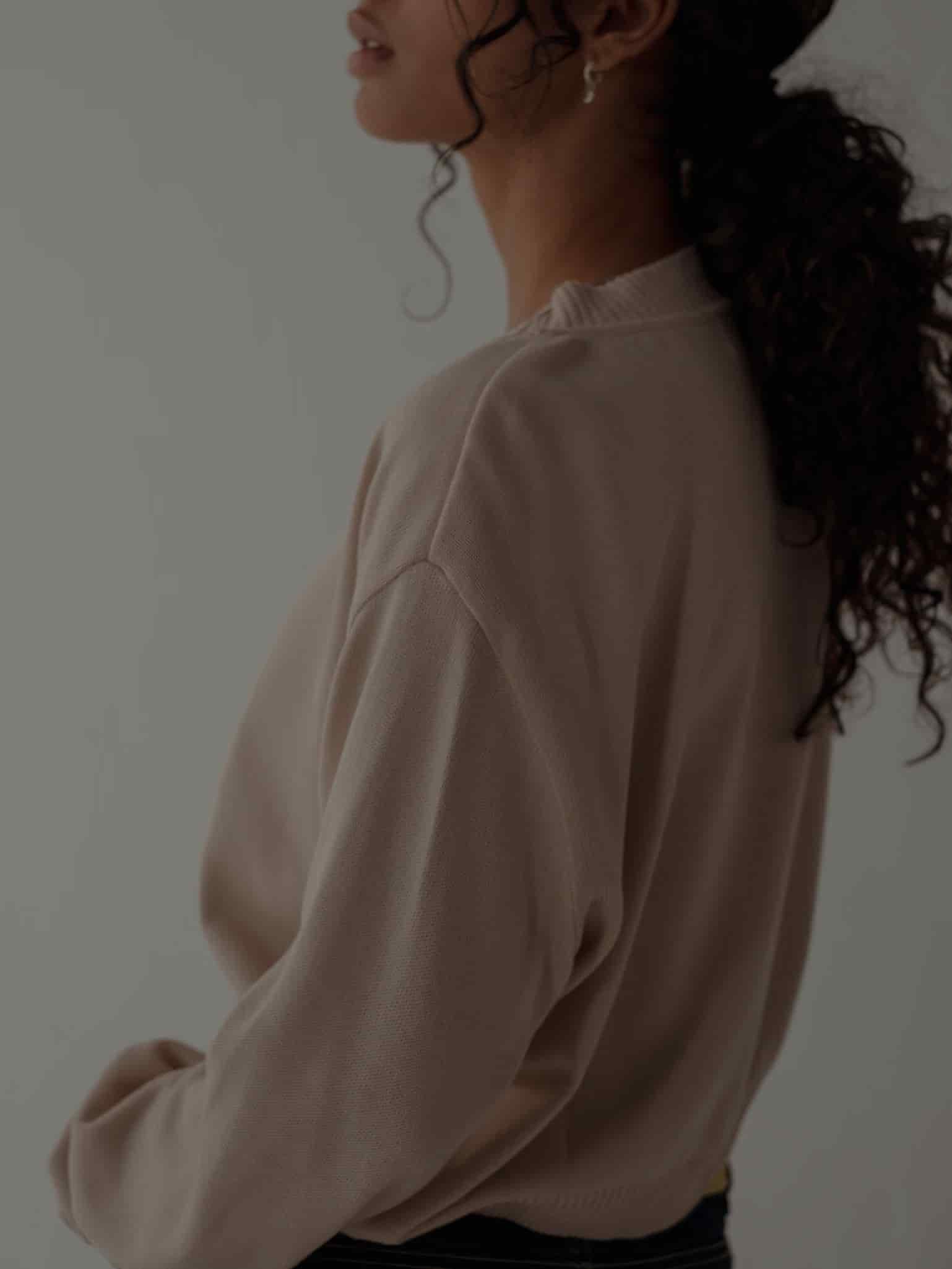 ONE HALF V-NECK KNIT SWEATER - NATURAL COTTON - miniatura 6