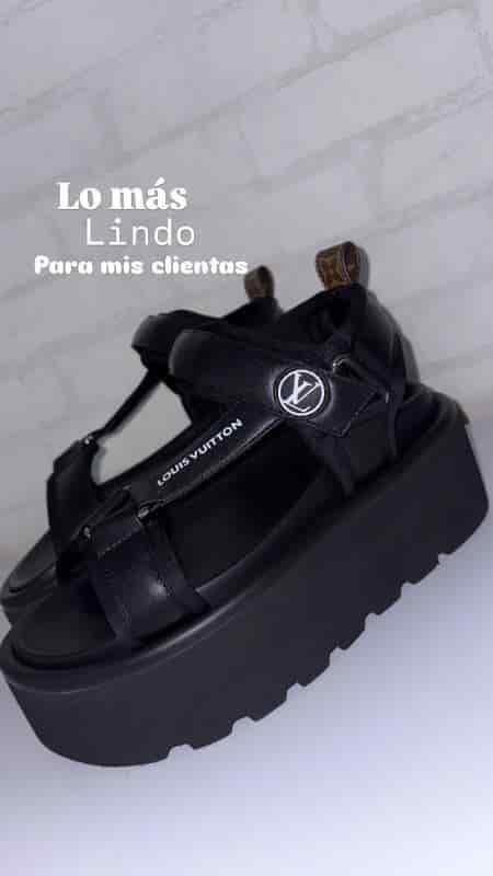 SANDALIA LOUIS VUITTON NEGRA PLATAFORMA - miniatura 2