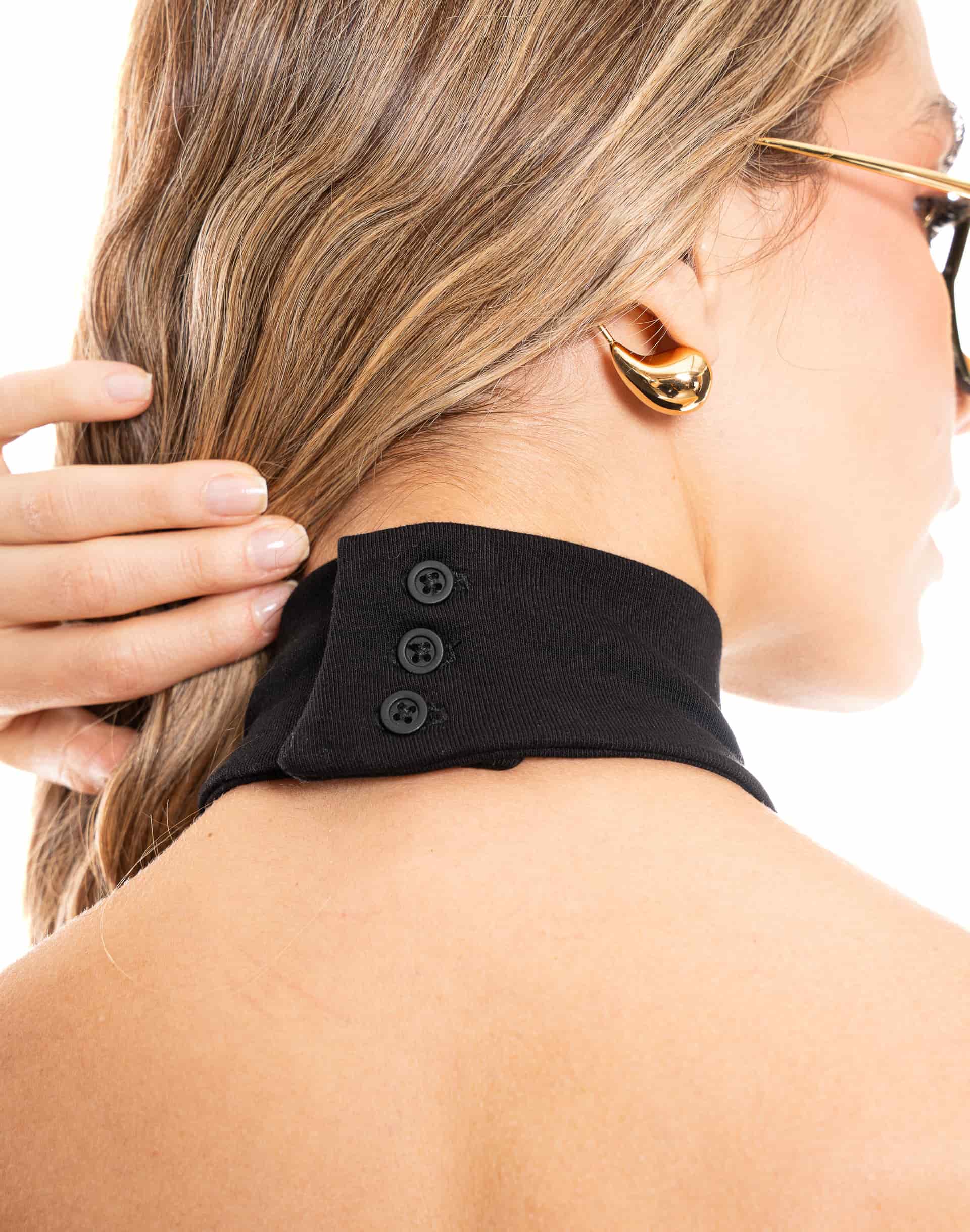 Camiseta Cuello Halter Con Botonadura Atrás - miniatura 4