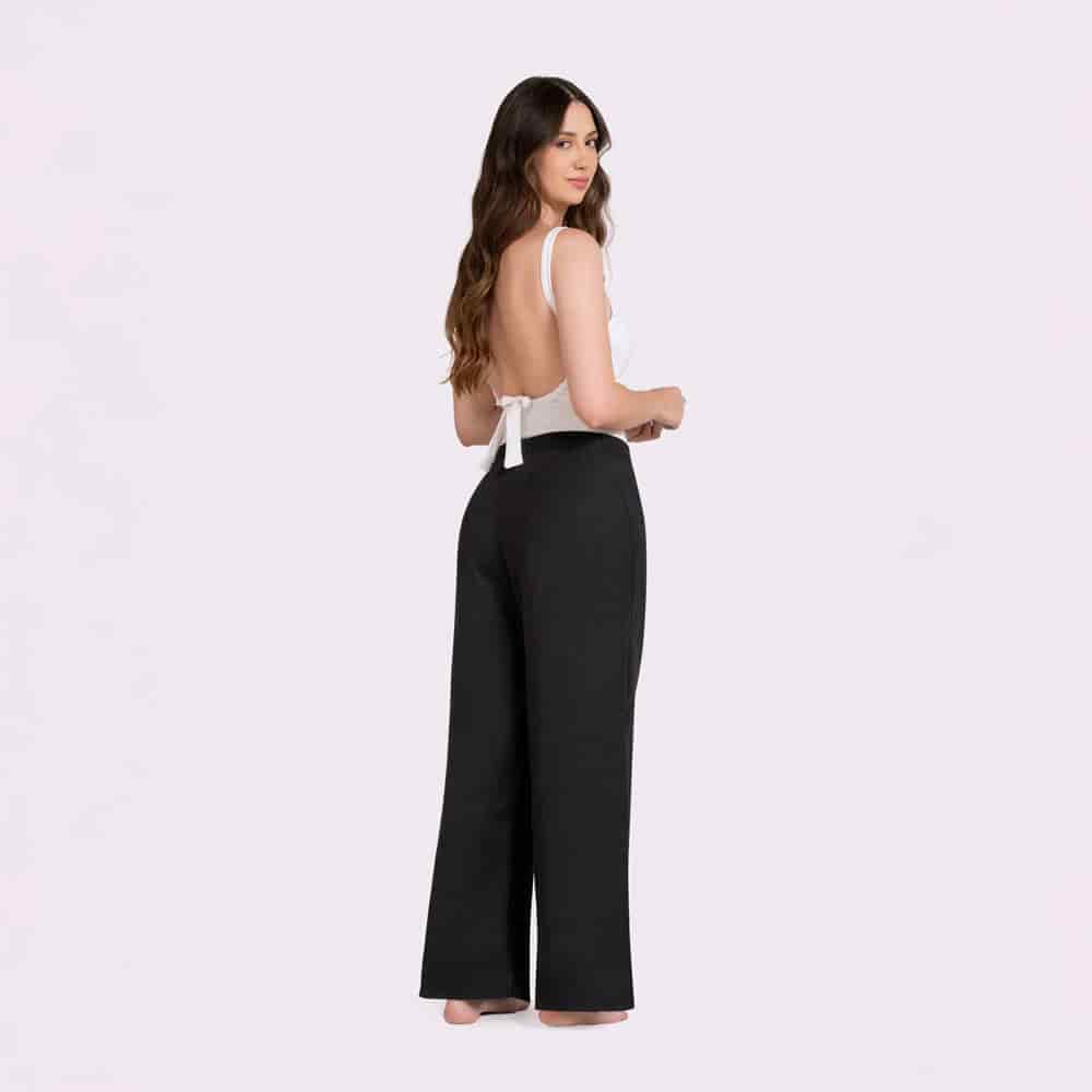 Pantalón Negro Bota Recta Cintura Media sin Bolsillos - miniatura 2