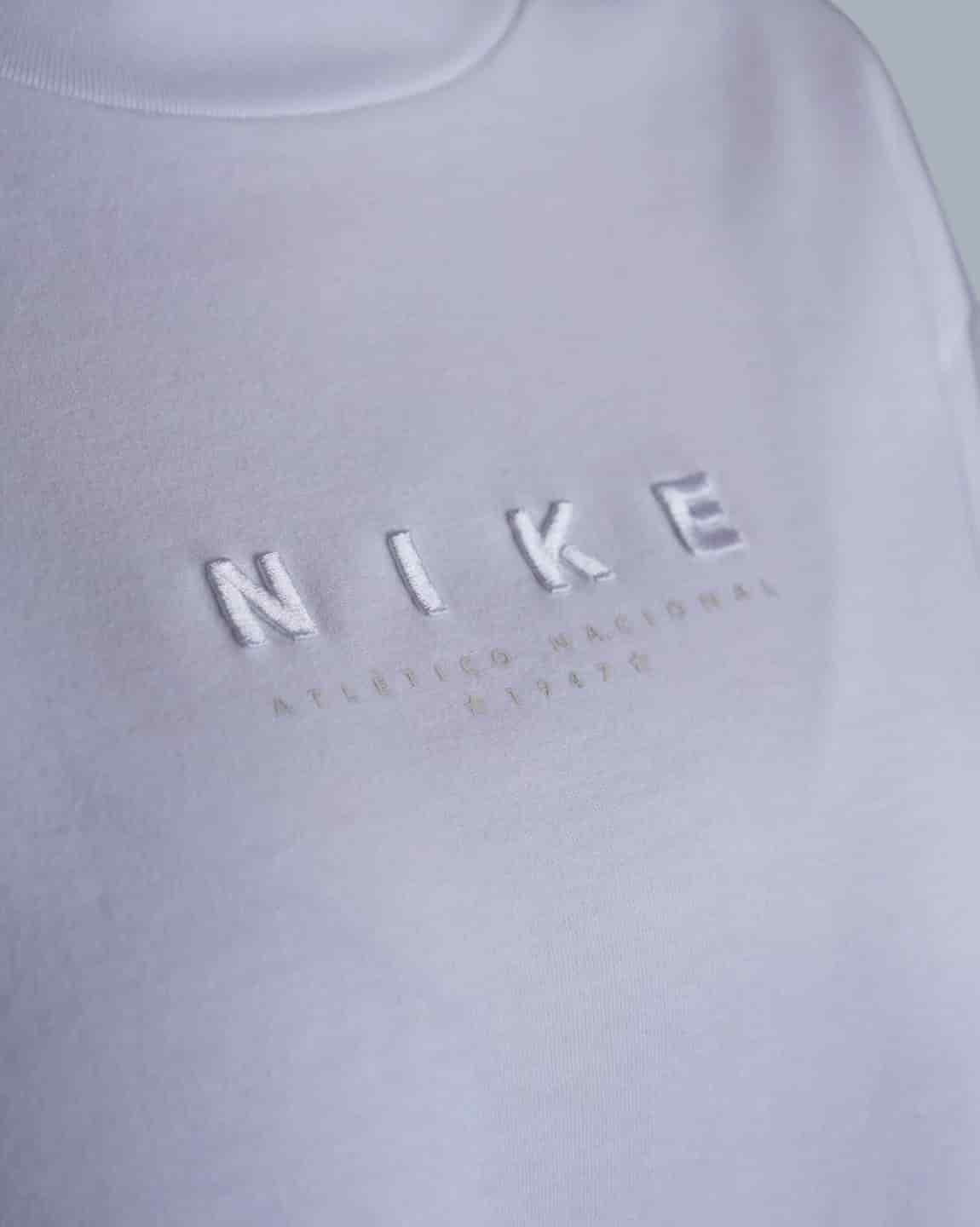 CAMISETA BLANCA MUJER NIKE - miniatura 3