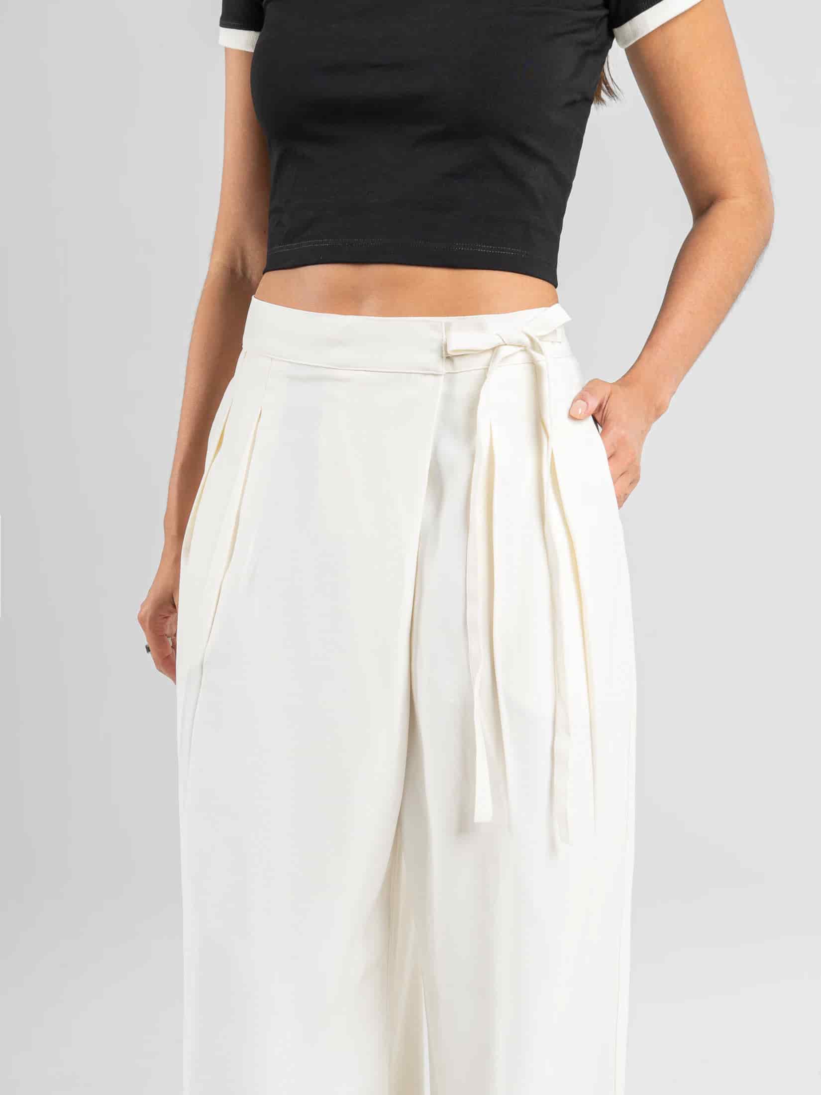 Ref: 0620577 Pantalón palazzo, tejido plano liviano, detalle delantero, tono ivory - miniatura 4