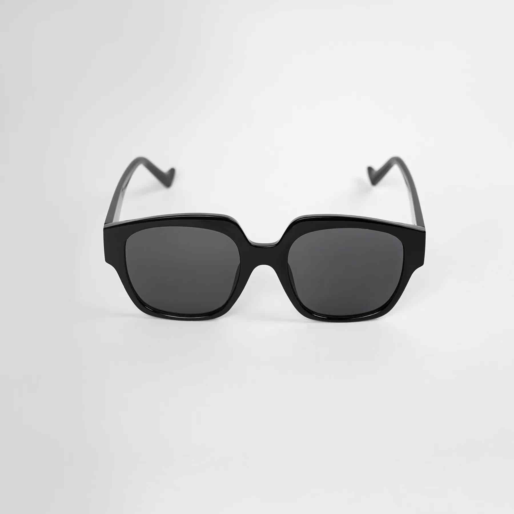 Gafas de sol Negras Asimetricas - miniatura 1