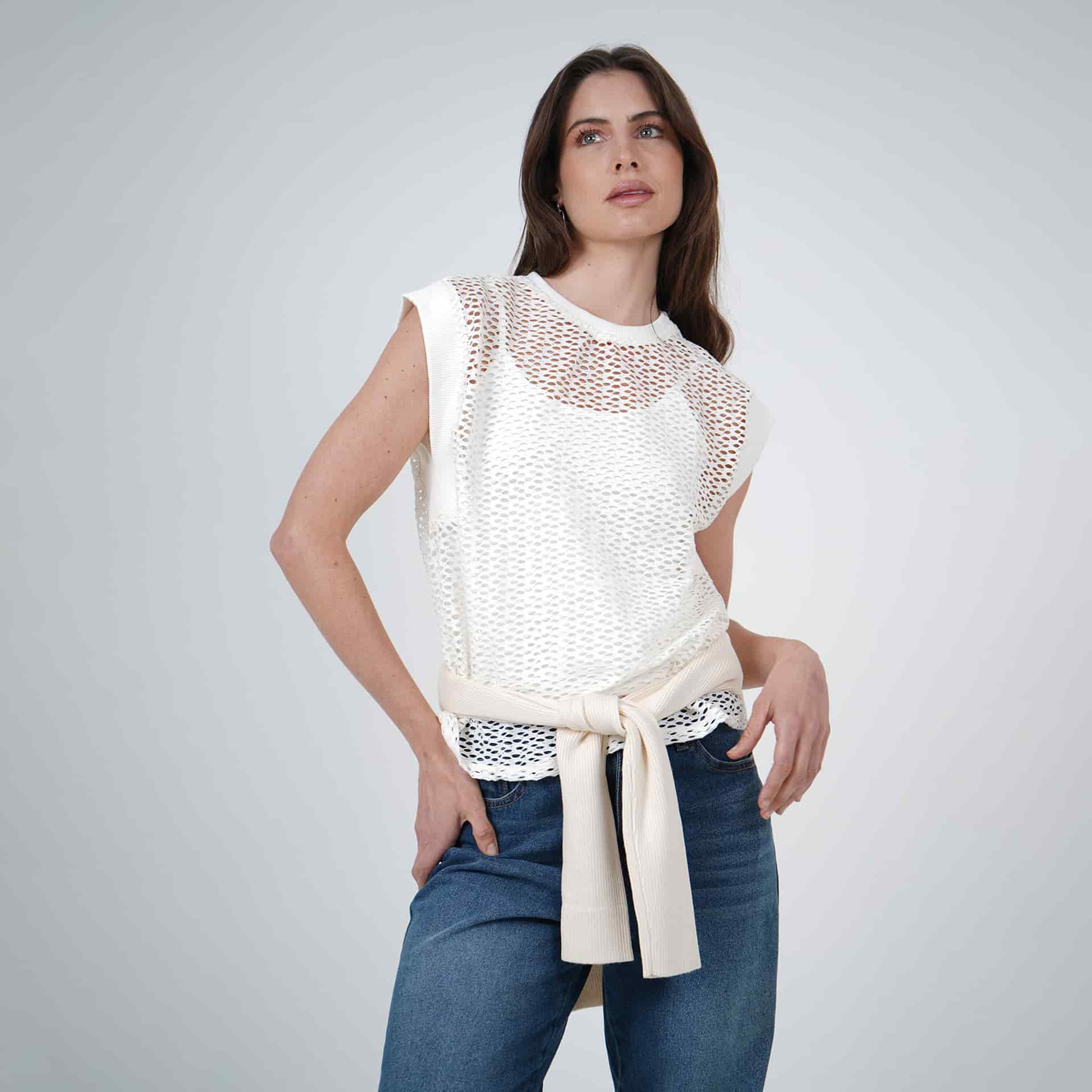 Camiseta en malla cuello redondo manga sisa con top interno - miniatura 2