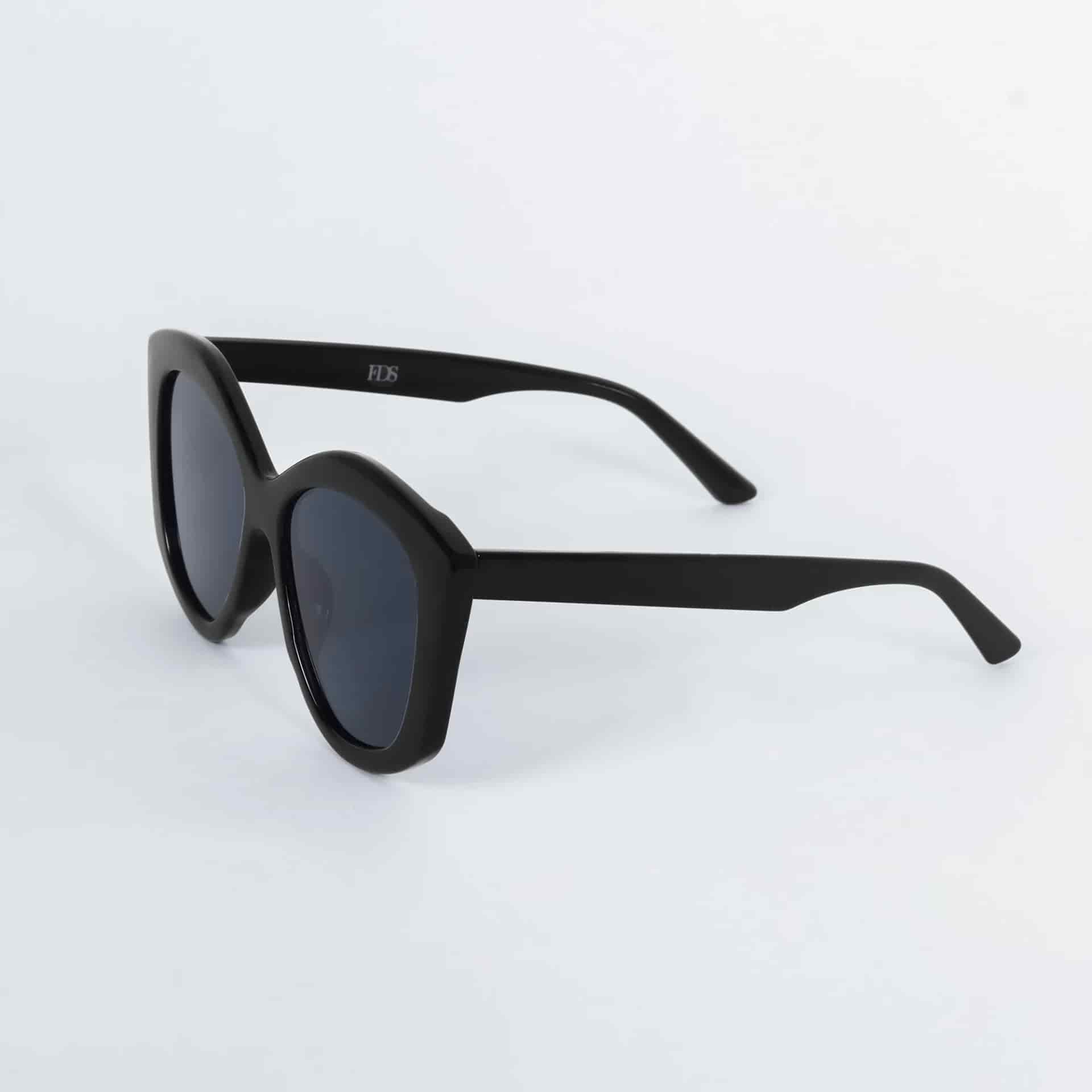 Gafas de sol Negras Asimetricas - miniatura 5