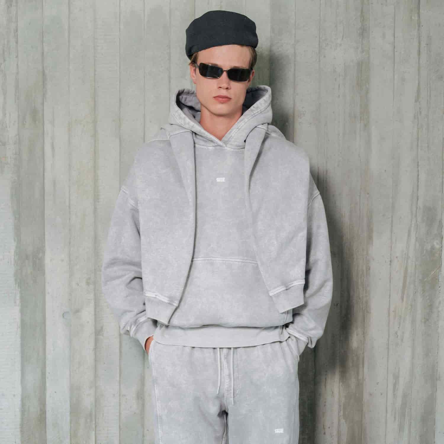 True Classic Hoodie - Washed Gray - miniatura 2