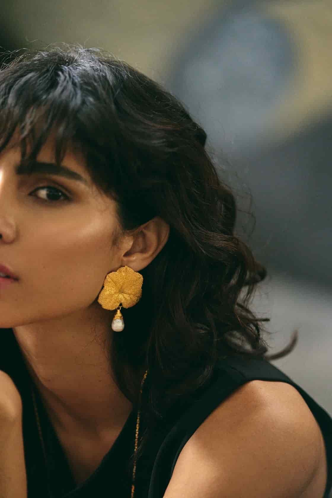 GERANIUM AND PEARL STUDS - miniatura 5