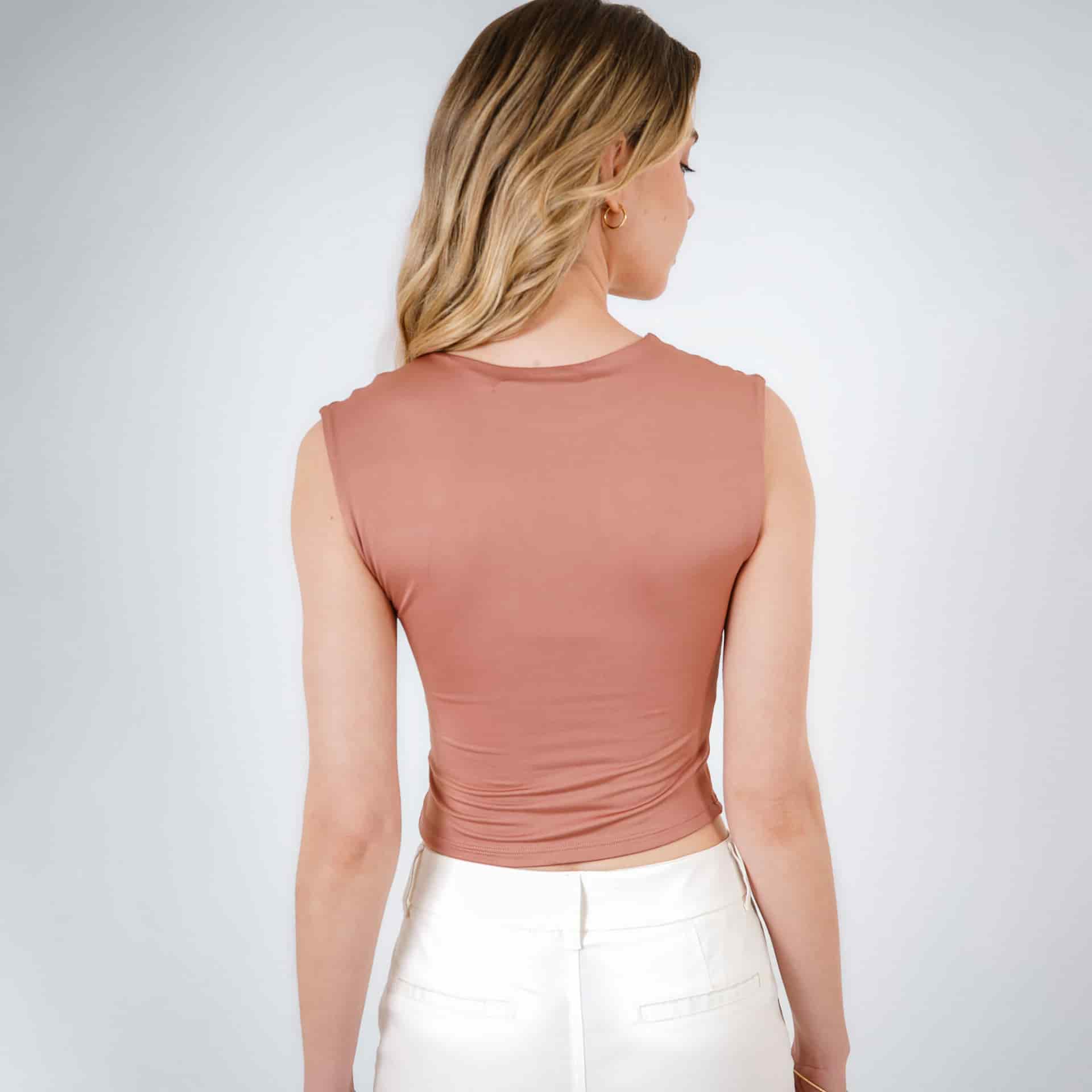 Camiseta crop básica cuello redondo manga sisa - miniatura 12