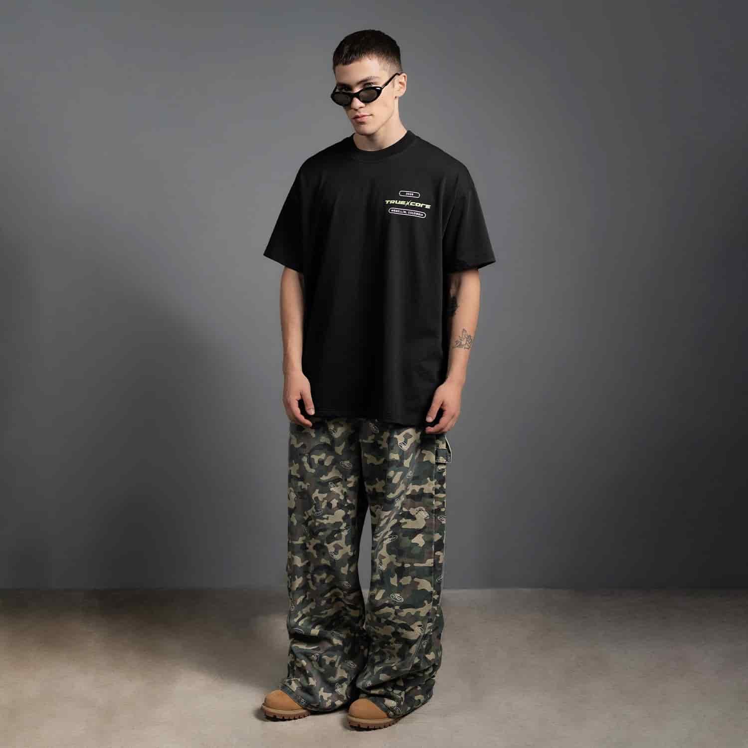 Flower Oversized T-Shirt - Black - miniatura 8