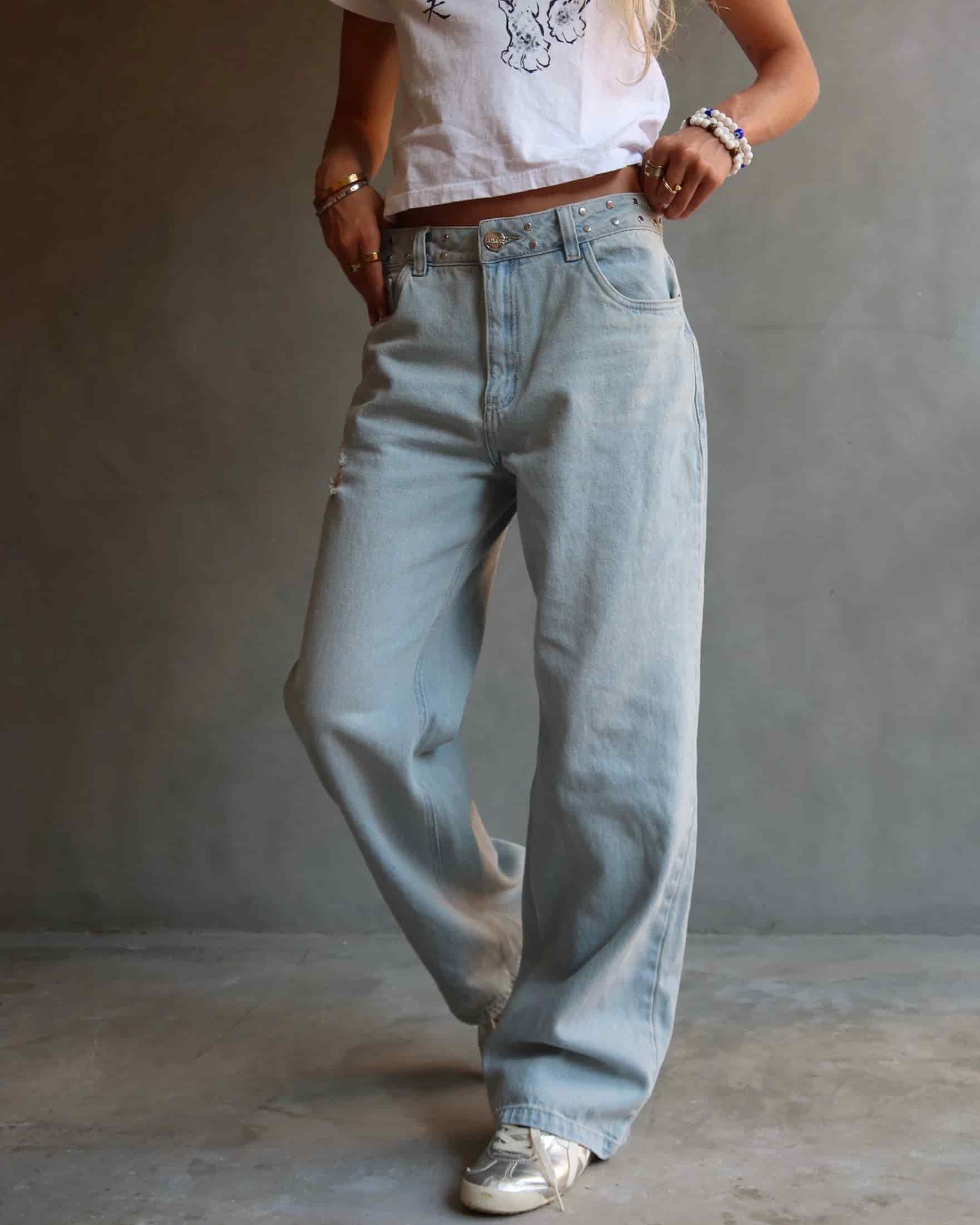 JEAN NEW YORK STUDDED RELAXED FIT AZUL CLARO - miniatura 3